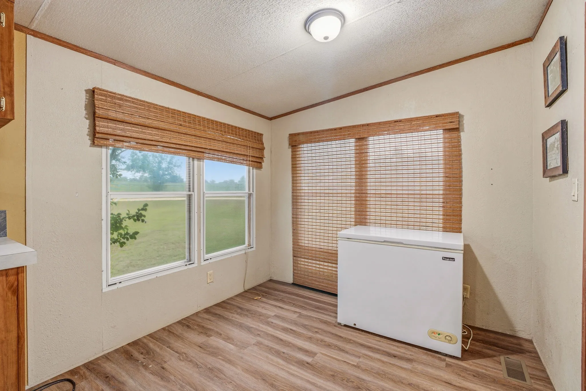 Single Family Residence For Sale in Erath County , 11555 N US Highway 377, Stephenville, Texas 76401, 3 Bedroom, 2 Bathroom, Garage spaces, 1,792 Sqft, built in 2000, mls#21369015, Real Estate Agent in Stephenville, Homes For Sale in Erath county, Homes For Sale in Stephenville, Realtor in Stephenville Texas, Real Estate Brokerage Independent Realty Texas, Luminita Cordes Realtor