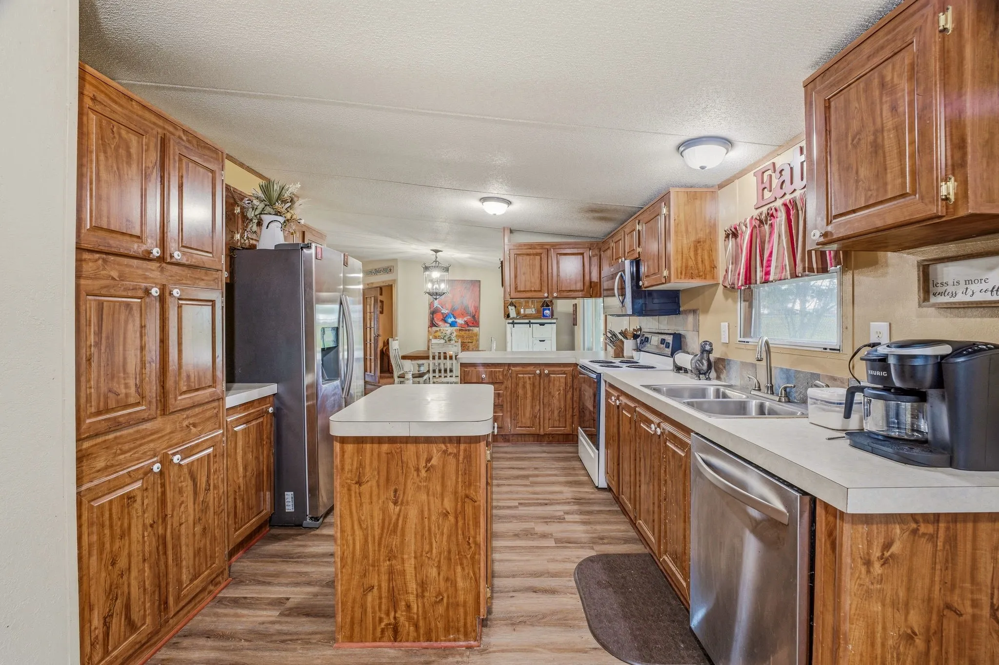 Single Family Residence For Sale in Erath County , 11555 N US Highway 377, Stephenville, Texas 76401, 3 Bedroom, 2 Bathroom, Garage spaces, 1,792 Sqft, built in 2000, mls#21369015, Real Estate Agent in Stephenville, Homes For Sale in Erath county, Homes For Sale in Stephenville, Realtor in Stephenville Texas, Real Estate Brokerage Independent Realty Texas, Luminita Cordes Realtor