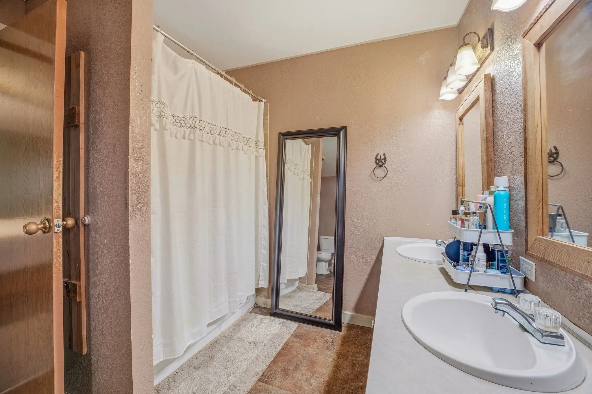 Single Family Residence For Sale in Erath County , 11555 N US Highway 377, Stephenville, Texas 76401, 3 Bedroom, 2 Bathroom, Garage spaces, 1,792 Sqft, built in 2000, mls#21369015, Real Estate Agent in Stephenville, Homes For Sale in Erath county, Homes For Sale in Stephenville, Realtor in Stephenville Texas, Real Estate Brokerage Independent Realty Texas, Luminita Cordes Realtor
