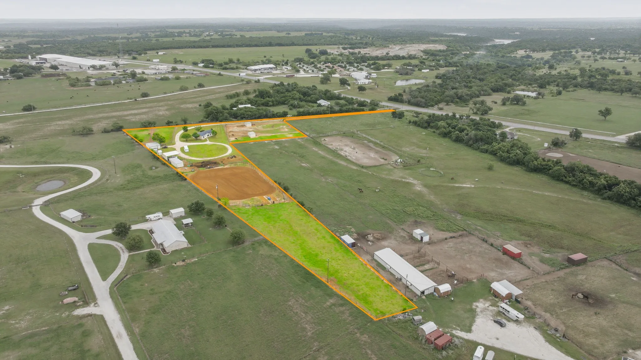 Single Family Residence For Sale in Erath County , 11555 N US Highway 377, Stephenville, Texas 76401, 3 Bedroom, 2 Bathroom, Garage spaces, 1,792 Sqft, built in 2000, mls#21369015, Real Estate Agent in Stephenville, Homes For Sale in Erath county, Homes For Sale in Stephenville, Realtor in Stephenville Texas, Real Estate Brokerage Independent Realty Texas, Luminita Cordes Realtor