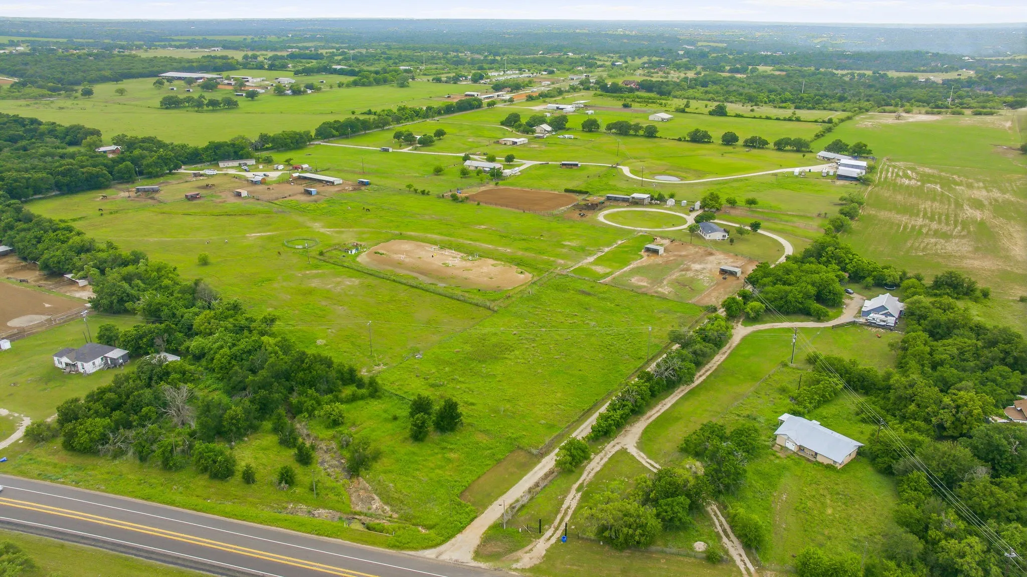 Single Family Residence For Sale in Erath County , 11555 N US Highway 377, Stephenville, Texas 76401, 3 Bedroom, 2 Bathroom, Garage spaces, 1,792 Sqft, built in 2000, mls#21369015, Real Estate Agent in Stephenville, Homes For Sale in Erath county, Homes For Sale in Stephenville, Realtor in Stephenville Texas, Real Estate Brokerage Independent Realty Texas, Luminita Cordes Realtor