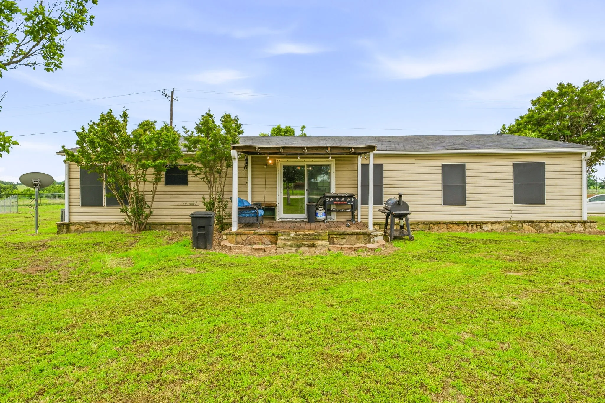 Single Family Residence For Sale in Erath County , 11555 N US Highway 377, Stephenville, Texas 76401, 3 Bedroom, 2 Bathroom, Garage spaces, 1,792 Sqft, built in 2000, mls#21369015, Real Estate Agent in Stephenville, Homes For Sale in Erath county, Homes For Sale in Stephenville, Realtor in Stephenville Texas, Real Estate Brokerage Independent Realty Texas, Luminita Cordes Realtor