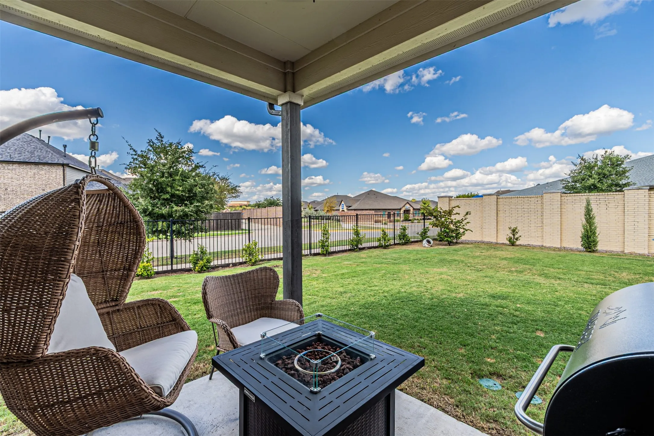 Single Family Residence For Sale in Collin County , 11264 Geranium Drive, Frisco, Texas 75035, 4 Bedroom, 4 Bathroom, 2 Garage spaces, 3,105 Sqft, built in 2019, mls#21371537, Real Estate Agent in Frisco, Homes For Sale in Collin county, Homes For Sale in Frisco, Realtor in Frisco Texas, Real Estate Brokerage Independent Realty Texas, Luminita Cordes Realtor