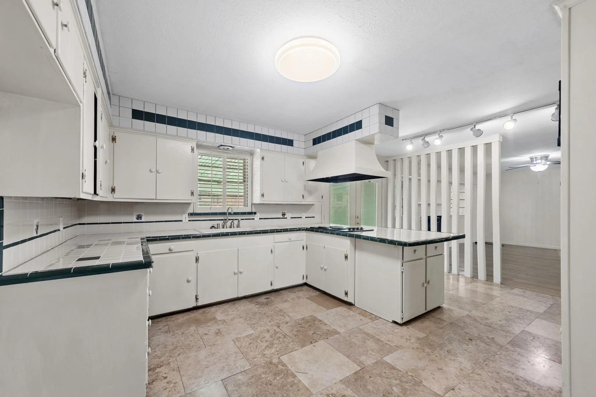Single Family Residence For Rent in Dallas County , 5007 Rockport Drive, Dallas, Texas 75232, 3 Bedroom, 2 Bathroom, 2 Garage spaces, 1,971 Sqft, built in 1955, mls#21371531, Real Estate Agent in Dallas, Homes For Rent in Dallas county, Homes For Rent in Dallas, Realtor in Dallas Texas, Real Estate Brokerage Independent Realty Texas, Luminita Cordes Realtor
