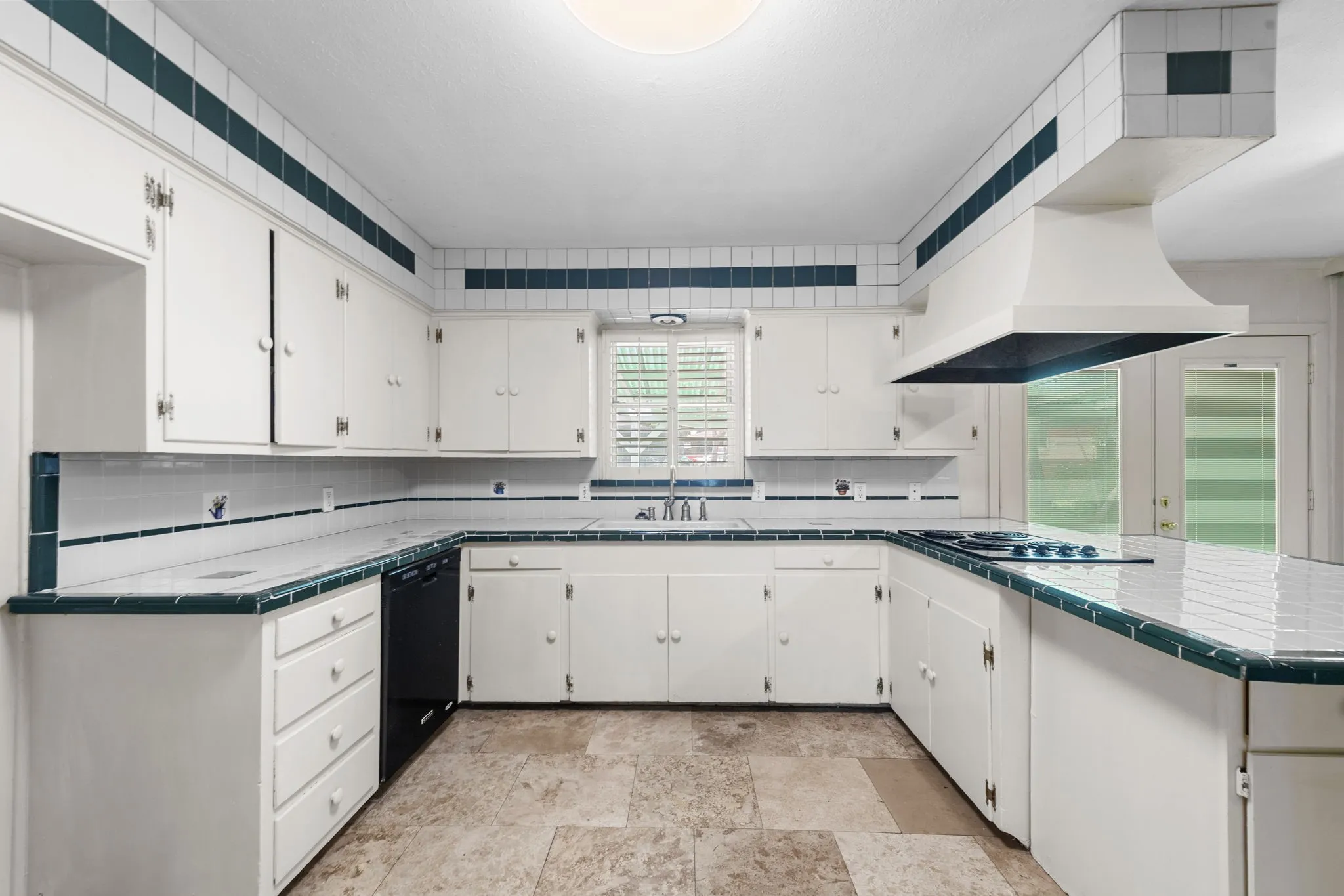 Single Family Residence For Rent in Dallas County , 5007 Rockport Drive, Dallas, Texas 75232, 3 Bedroom, 2 Bathroom, 2 Garage spaces, 1,971 Sqft, built in 1955, mls#21371531, Real Estate Agent in Dallas, Homes For Rent in Dallas county, Homes For Rent in Dallas, Realtor in Dallas Texas, Real Estate Brokerage Independent Realty Texas, Luminita Cordes Realtor