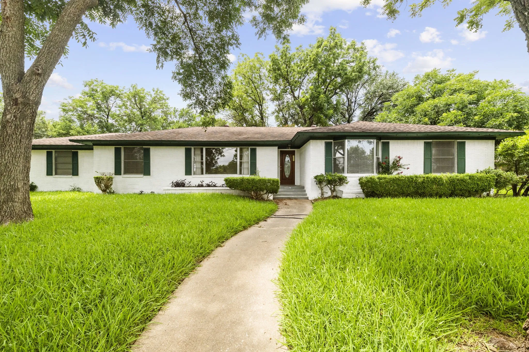 Single Family Residence For Rent in Dallas County , 5007 Rockport Drive, Dallas, Texas 75232, 3 Bedroom, 2 Bathroom, 2 Garage spaces, 1,971 Sqft, built in 1955, mls#21371531, Real Estate Agent in Dallas, Homes For Rent in Dallas county, Homes For Rent in Dallas, Realtor in Dallas Texas, Real Estate Brokerage Independent Realty Texas, Luminita Cordes Realtor