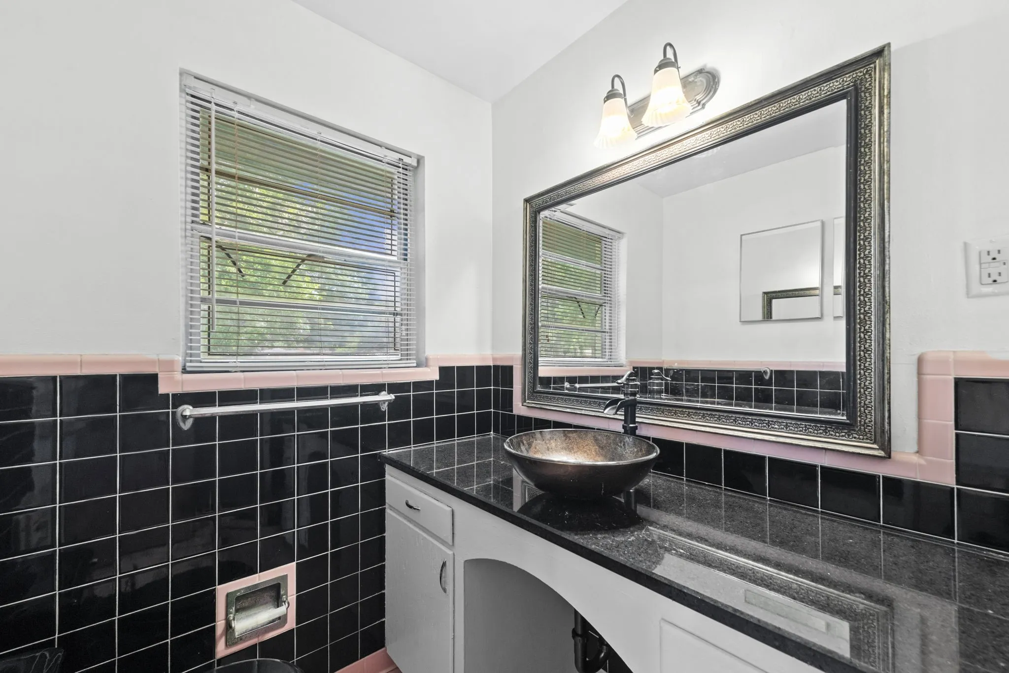 Single Family Residence For Rent in Dallas County , 5007 Rockport Drive, Dallas, Texas 75232, 3 Bedroom, 2 Bathroom, 2 Garage spaces, 1,971 Sqft, built in 1955, mls#21371531, Real Estate Agent in Dallas, Homes For Rent in Dallas county, Homes For Rent in Dallas, Realtor in Dallas Texas, Real Estate Brokerage Independent Realty Texas, Luminita Cordes Realtor