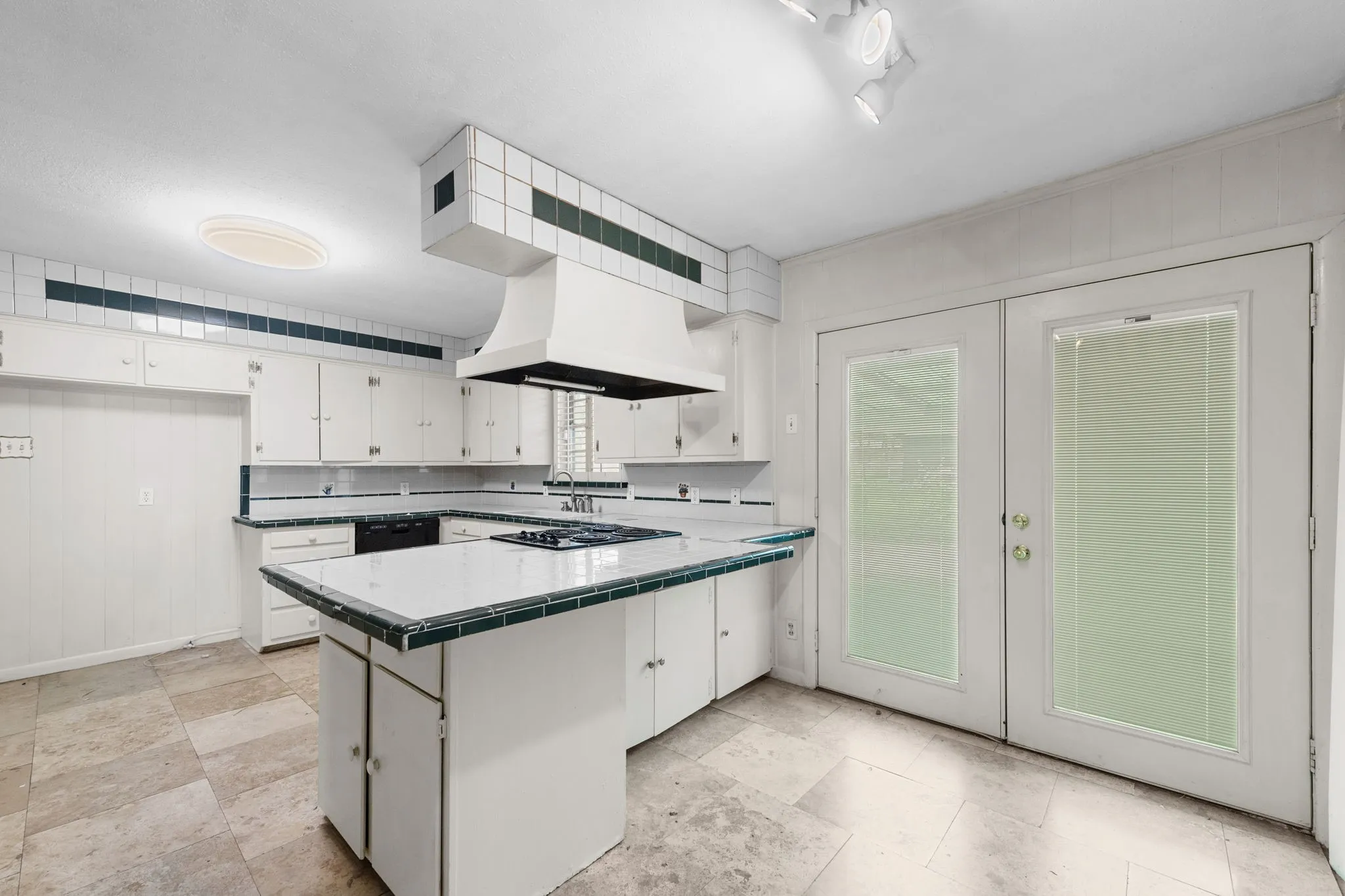 Single Family Residence For Rent in Dallas County , 5007 Rockport Drive, Dallas, Texas 75232, 3 Bedroom, 2 Bathroom, 2 Garage spaces, 1,971 Sqft, built in 1955, mls#21371531, Real Estate Agent in Dallas, Homes For Rent in Dallas county, Homes For Rent in Dallas, Realtor in Dallas Texas, Real Estate Brokerage Independent Realty Texas, Luminita Cordes Realtor