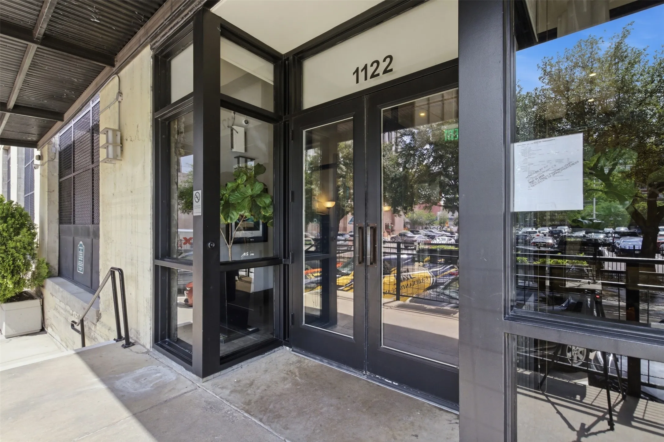 Condominium For Rent in Dallas County , 1122 Jackson Street 318, Dallas, Texas 75202, 1 Bedroom, 1 Bathroom, 1 Garage spaces, 1,156 Sqft, built in 1925, mls#21371112, Real Estate Agent in Dallas, Homes For Rent in Dallas county, Homes For Rent in Dallas, Realtor in Dallas Texas, Real Estate Brokerage Independent Realty Texas, Luminita Cordes Realtor