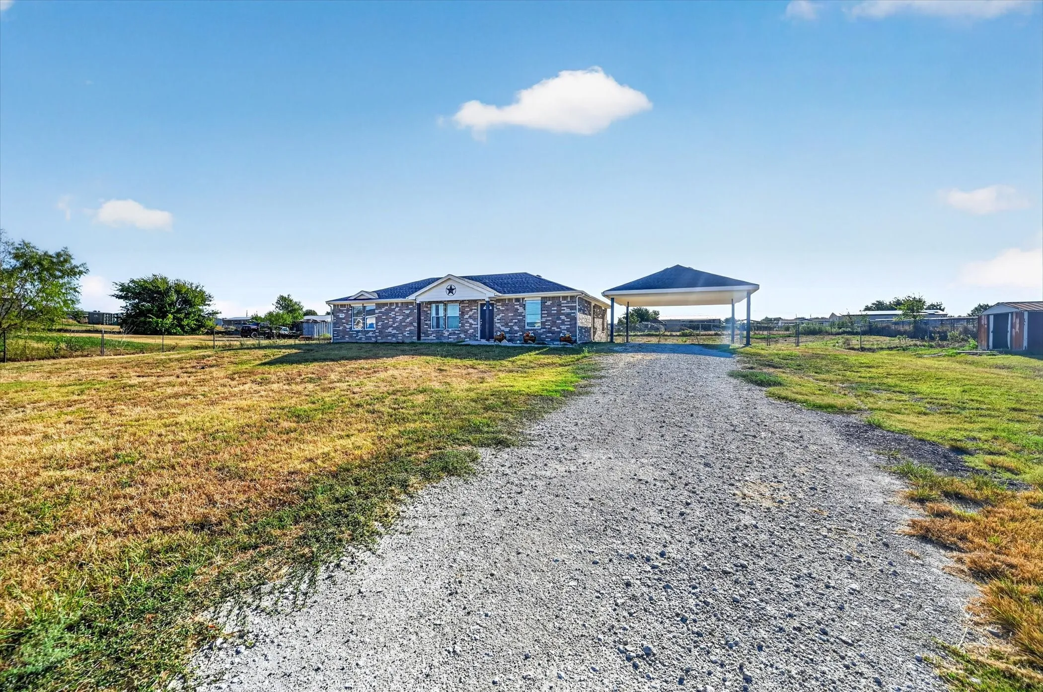 Single Family Residence For Sale in Johnson County , 9124 Alabama Street, Joshua, Texas 76058, 3 Bedroom, 2 Bathroom, Garage spaces, 1,590 Sqft, built in 2008, mls#21363223, Real Estate Agent in Joshua, Homes For Sale in Johnson county, Homes For Sale in Joshua, Realtor in Joshua Texas, Real Estate Brokerage Independent Realty Texas, Luminita Cordes Realtor