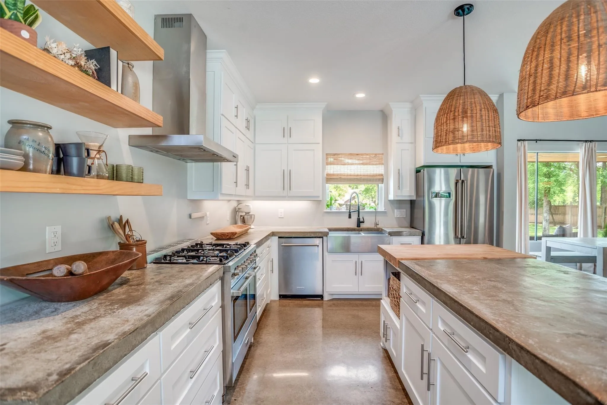 Single Family Residence For Sale in Parker County , 104 Windsong Court, Weatherford, Texas 76087, 4 Bedroom, 4 Bathroom, 2 Garage spaces, 2,611 Sqft, built in 2016, mls#21355448, Real Estate Agent in Weatherford, Homes For Sale in Parker county, Homes For Sale in Weatherford, Realtor in Weatherford Texas, Real Estate Brokerage Independent Realty Texas, Luminita Cordes Realtor