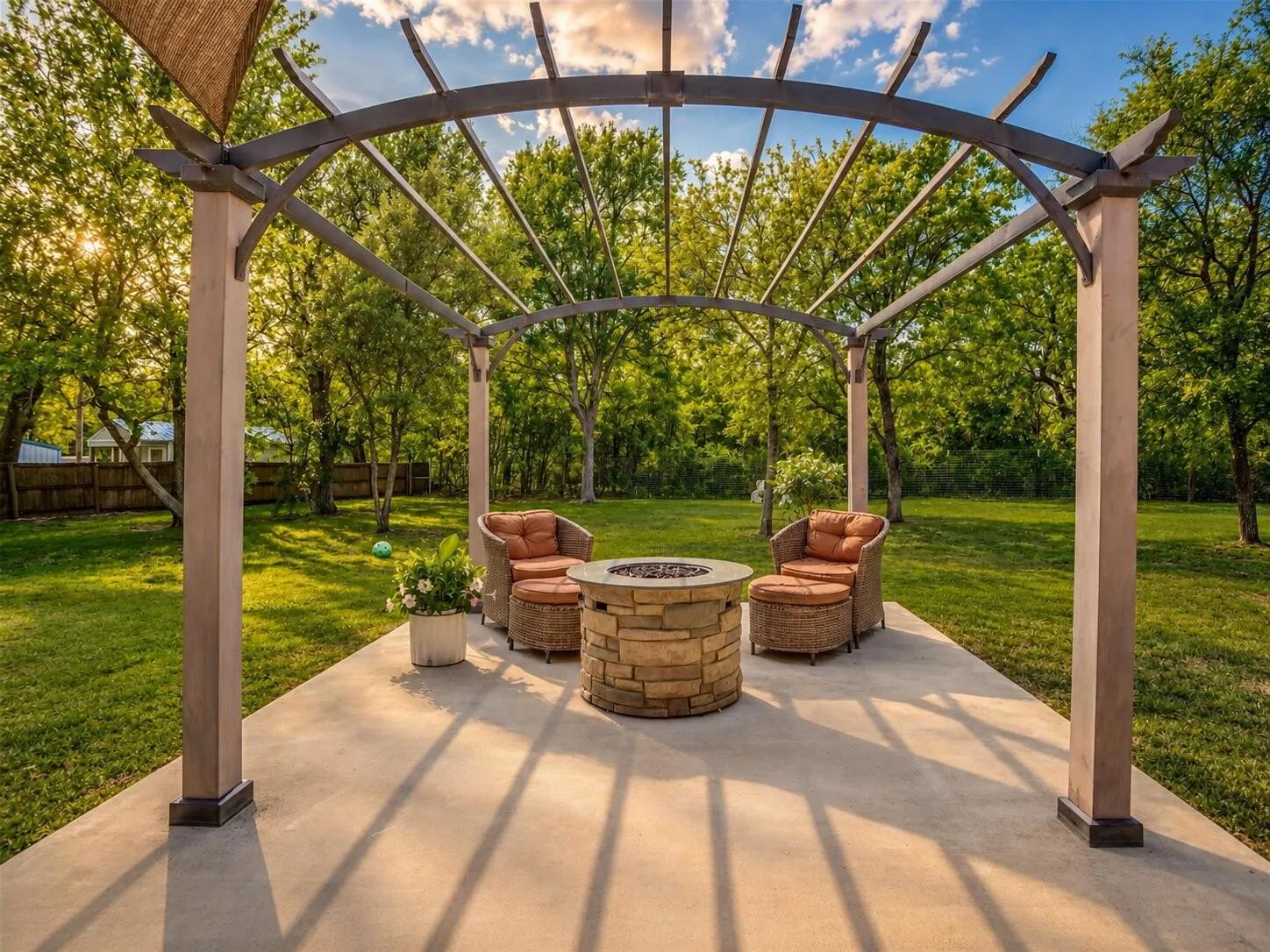 Single Family Residence For Sale in Parker County , 104 Windsong Court, Weatherford, Texas 76087, 4 Bedroom, 4 Bathroom, 2 Garage spaces, 2,611 Sqft, built in 2016, mls#21355448, Real Estate Agent in Weatherford, Homes For Sale in Parker county, Homes For Sale in Weatherford, Realtor in Weatherford Texas, Real Estate Brokerage Independent Realty Texas, Luminita Cordes Realtor