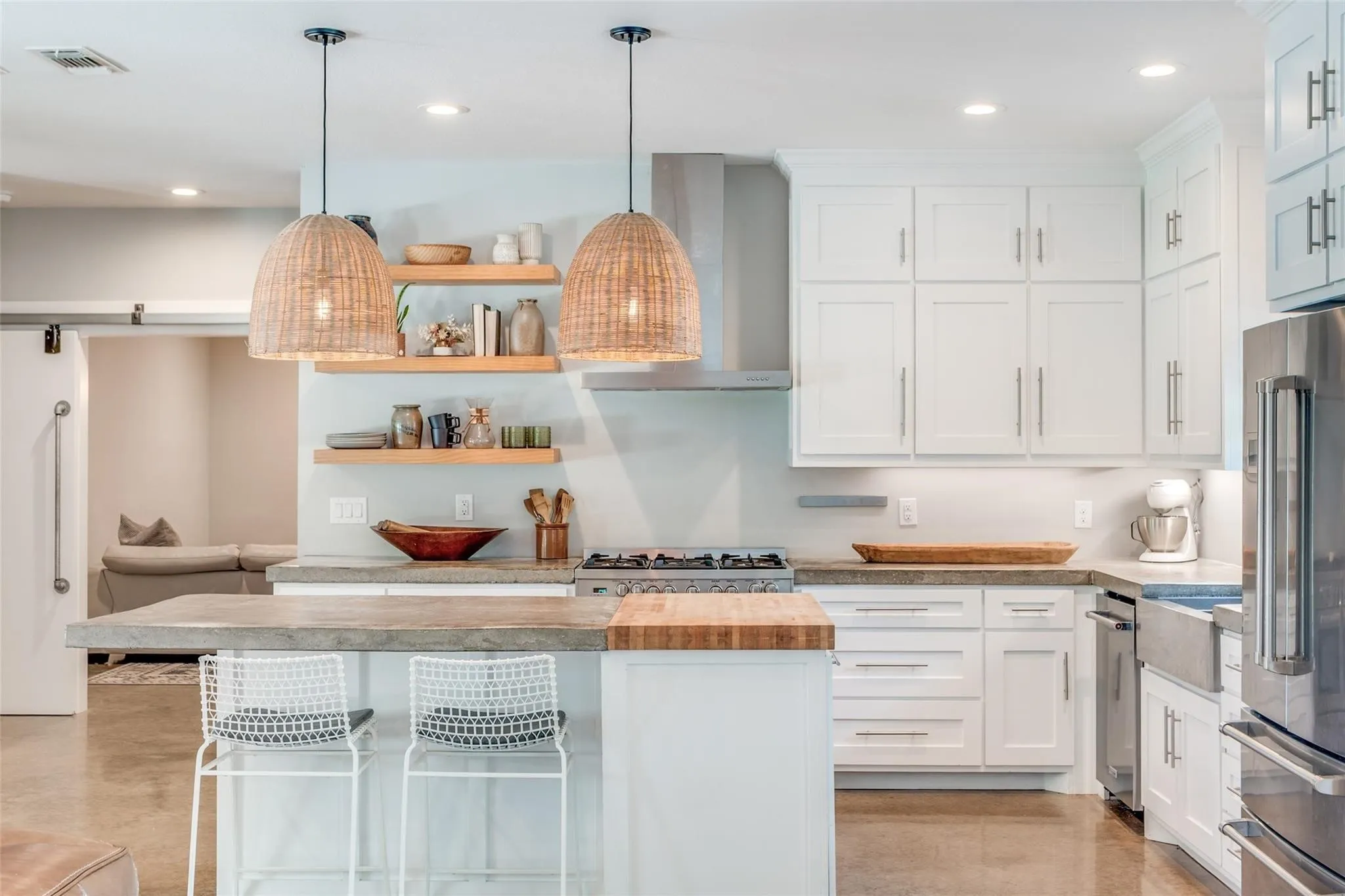 Single Family Residence For Sale in Parker County , 104 Windsong Court, Weatherford, Texas 76087, 4 Bedroom, 4 Bathroom, 2 Garage spaces, 2,611 Sqft, built in 2016, mls#21355448, Real Estate Agent in Weatherford, Homes For Sale in Parker county, Homes For Sale in Weatherford, Realtor in Weatherford Texas, Real Estate Brokerage Independent Realty Texas, Luminita Cordes Realtor