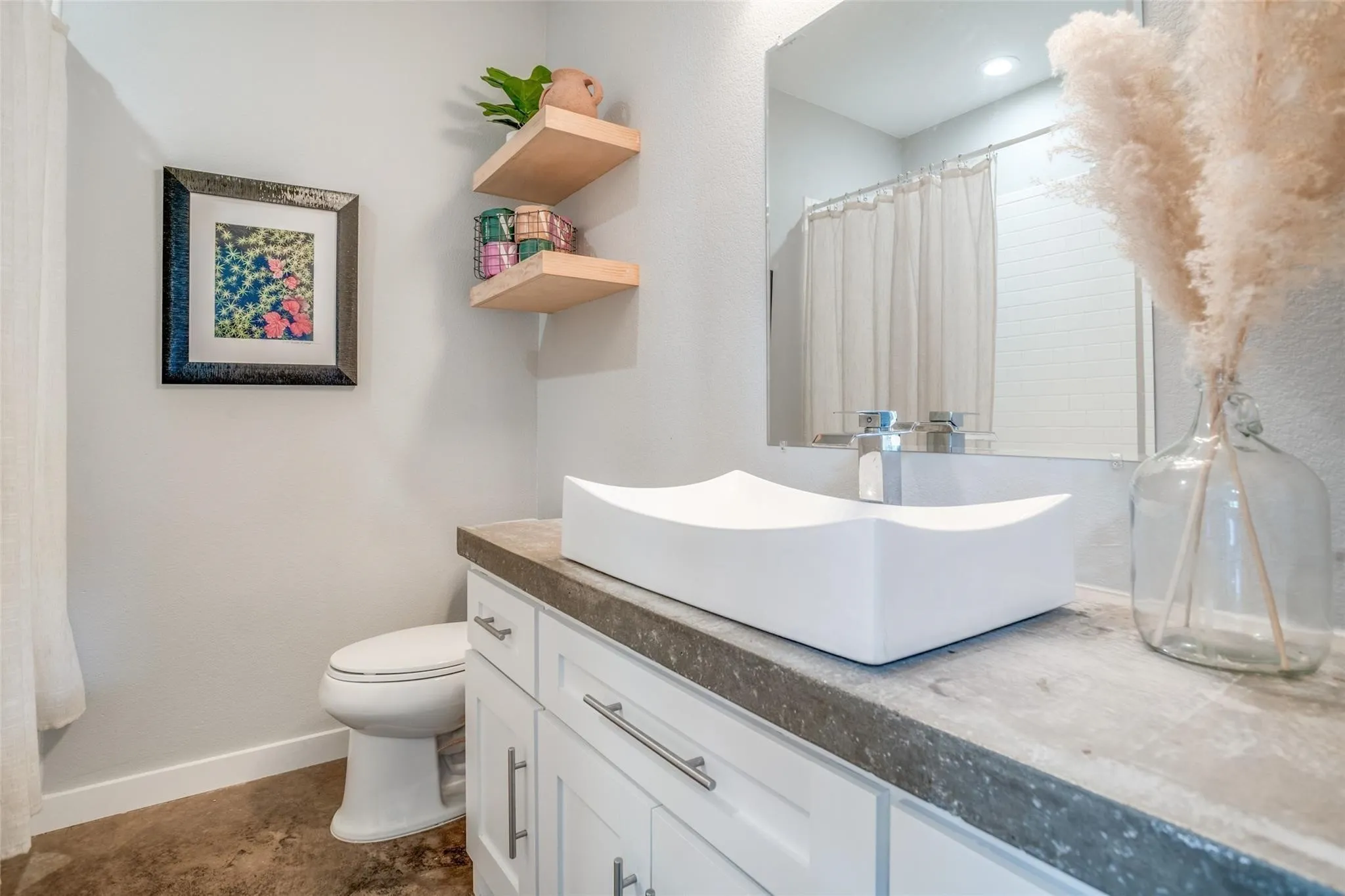 Single Family Residence For Sale in Parker County , 104 Windsong Court, Weatherford, Texas 76087, 4 Bedroom, 4 Bathroom, 2 Garage spaces, 2,611 Sqft, built in 2016, mls#21355448, Real Estate Agent in Weatherford, Homes For Sale in Parker county, Homes For Sale in Weatherford, Realtor in Weatherford Texas, Real Estate Brokerage Independent Realty Texas, Luminita Cordes Realtor