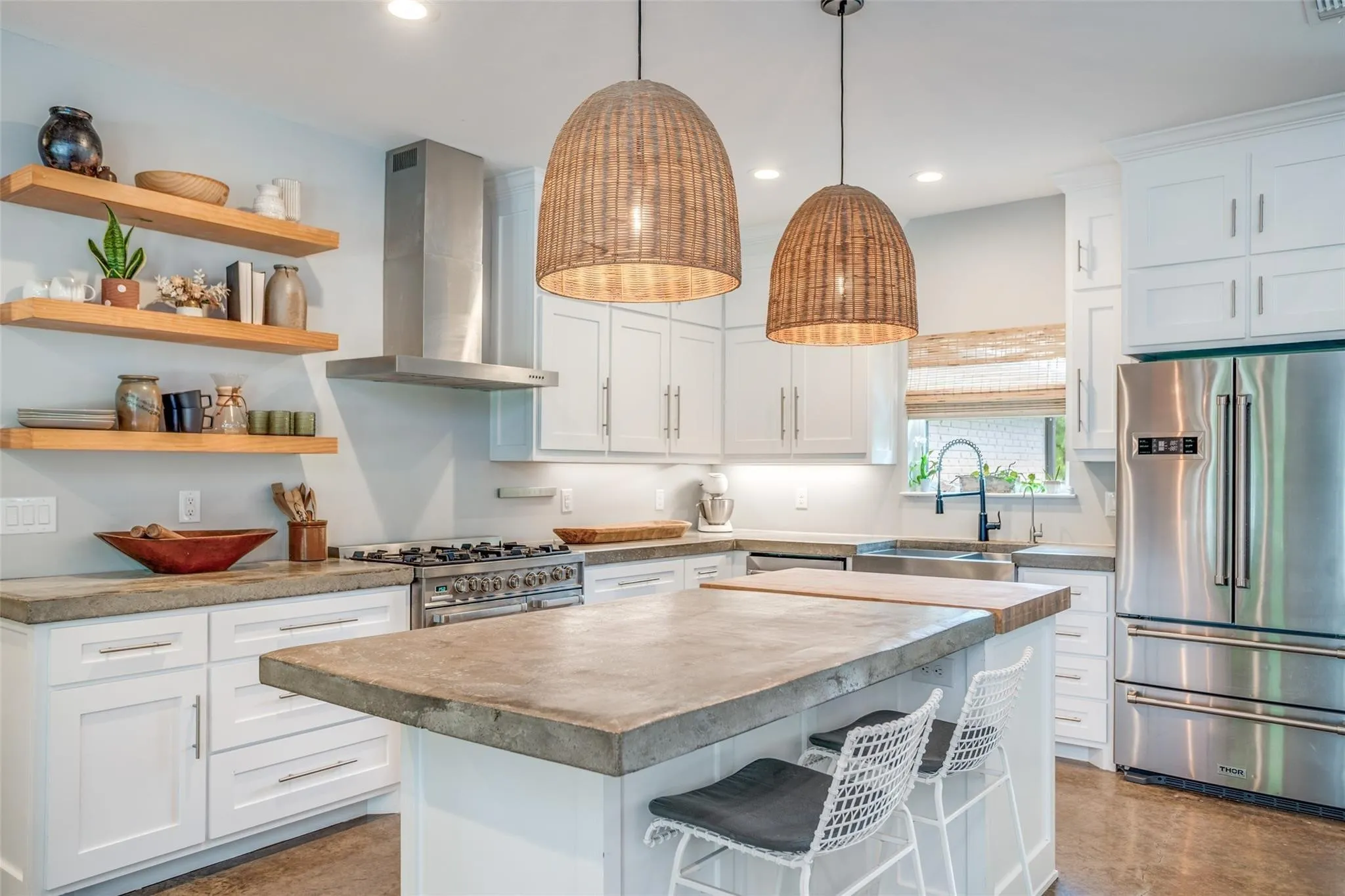 Single Family Residence For Sale in Parker County , 104 Windsong Court, Weatherford, Texas 76087, 4 Bedroom, 4 Bathroom, 2 Garage spaces, 2,611 Sqft, built in 2016, mls#21355448, Real Estate Agent in Weatherford, Homes For Sale in Parker county, Homes For Sale in Weatherford, Realtor in Weatherford Texas, Real Estate Brokerage Independent Realty Texas, Luminita Cordes Realtor