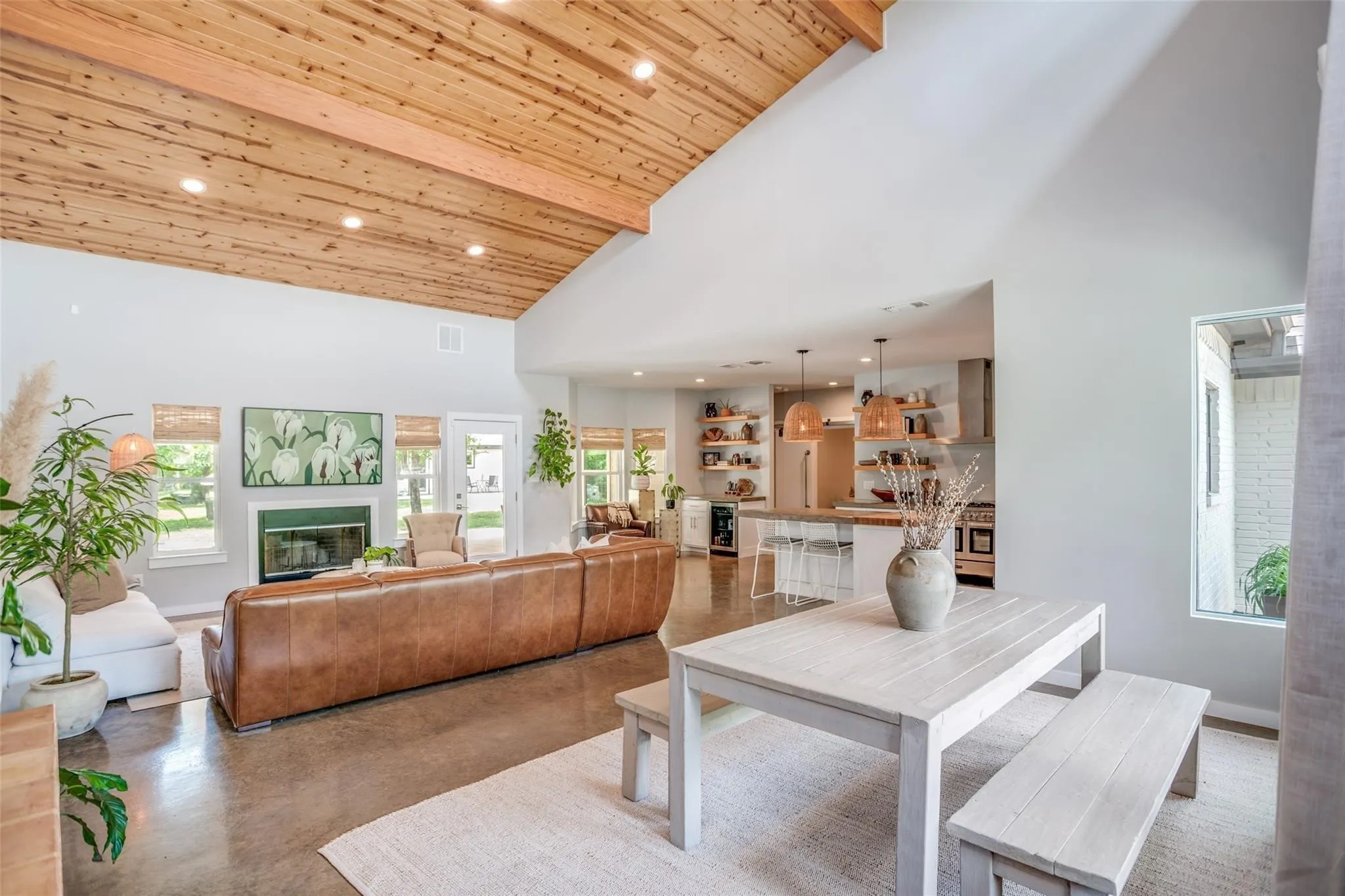 Single Family Residence For Sale in Parker County , 104 Windsong Court, Weatherford, Texas 76087, 4 Bedroom, 4 Bathroom, 2 Garage spaces, 2,611 Sqft, built in 2016, mls#21355448, Real Estate Agent in Weatherford, Homes For Sale in Parker county, Homes For Sale in Weatherford, Realtor in Weatherford Texas, Real Estate Brokerage Independent Realty Texas, Luminita Cordes Realtor
