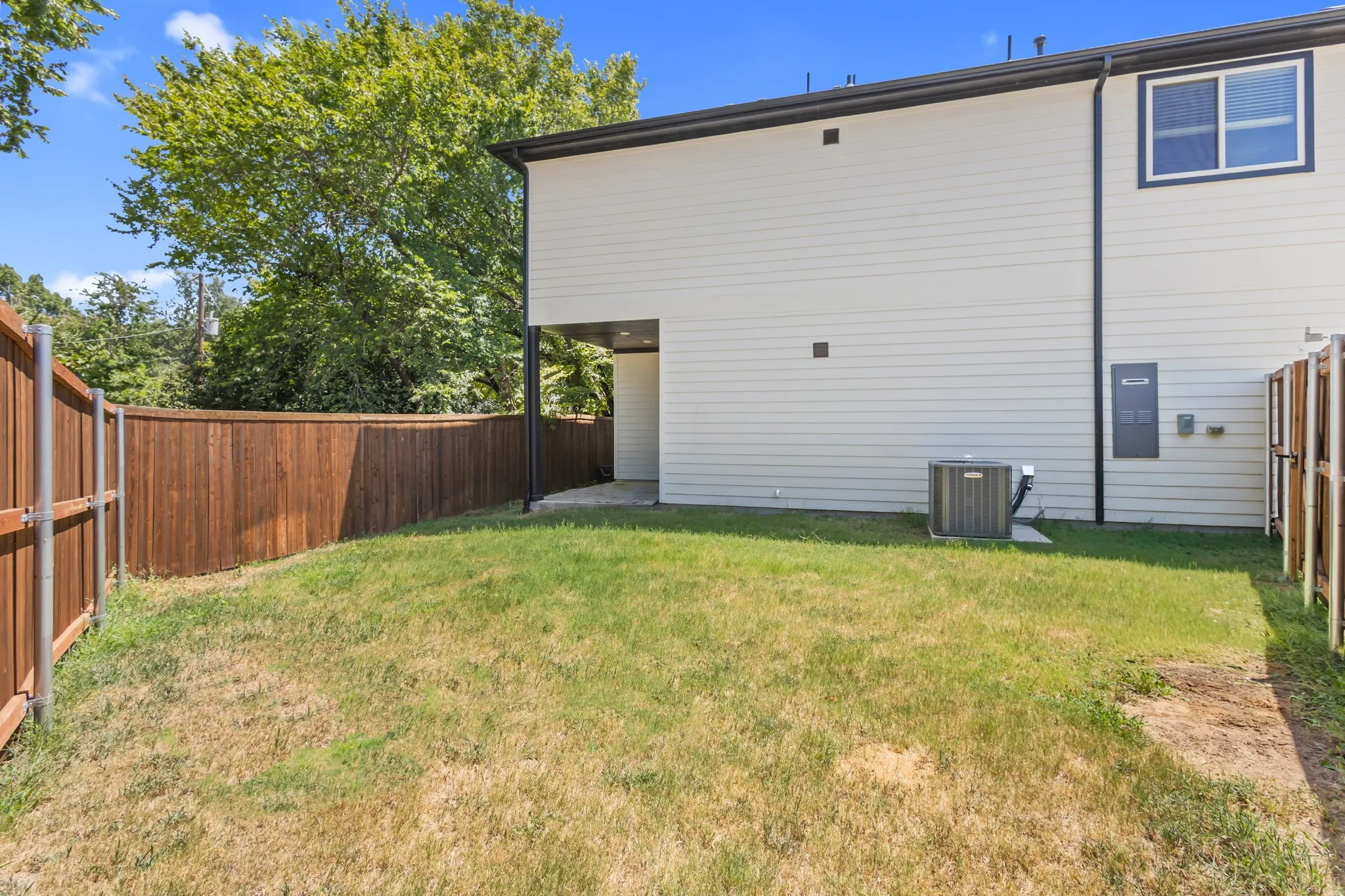 Single Family Residence For Sale in Tarrant County , 4539 Hogans Alley Drive, Arlington, Texas 76001, 4 Bedroom, 3 Bathroom, 2 Garage spaces, 2,305 Sqft, built in 2024, mls#21365683, Real Estate Agent in Arlington, Homes For Sale in Tarrant county, Homes For Sale in Arlington, Realtor in Arlington Texas, Real Estate Brokerage Independent Realty Texas, Luminita Cordes Realtor