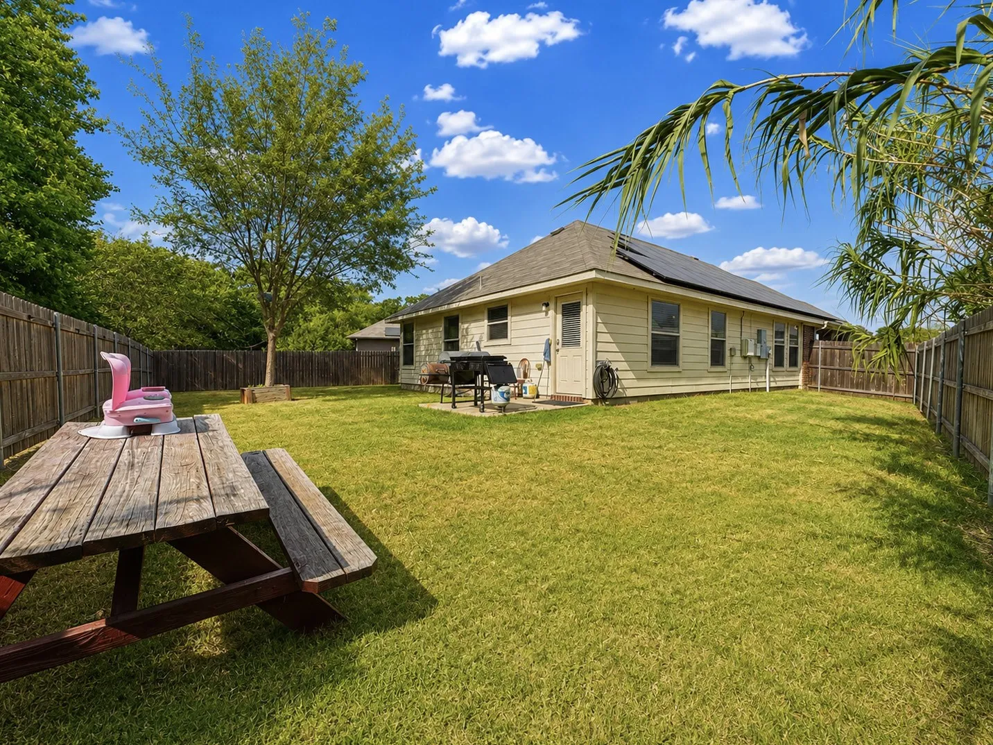 Single Family Residence For Sale in Dallas County , 12802 Kyla Jean Court, Dallas, Texas 75253, 3 Bedroom, 2 Bathroom, 2 Garage spaces, 1,450 Sqft, built in 2017, mls#21361038, Real Estate Agent in Dallas, Homes For Sale in Dallas county, Homes For Sale in Dallas, Realtor in Dallas Texas, Real Estate Brokerage Independent Realty Texas, Luminita Cordes Realtor