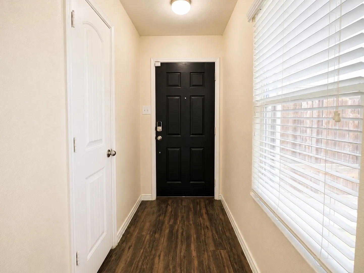 Single Family Residence For Sale in Dallas County , 12802 Kyla Jean Court, Dallas, Texas 75253, 3 Bedroom, 2 Bathroom, 2 Garage spaces, 1,450 Sqft, built in 2017, mls#21361038, Real Estate Agent in Dallas, Homes For Sale in Dallas county, Homes For Sale in Dallas, Realtor in Dallas Texas, Real Estate Brokerage Independent Realty Texas, Luminita Cordes Realtor
