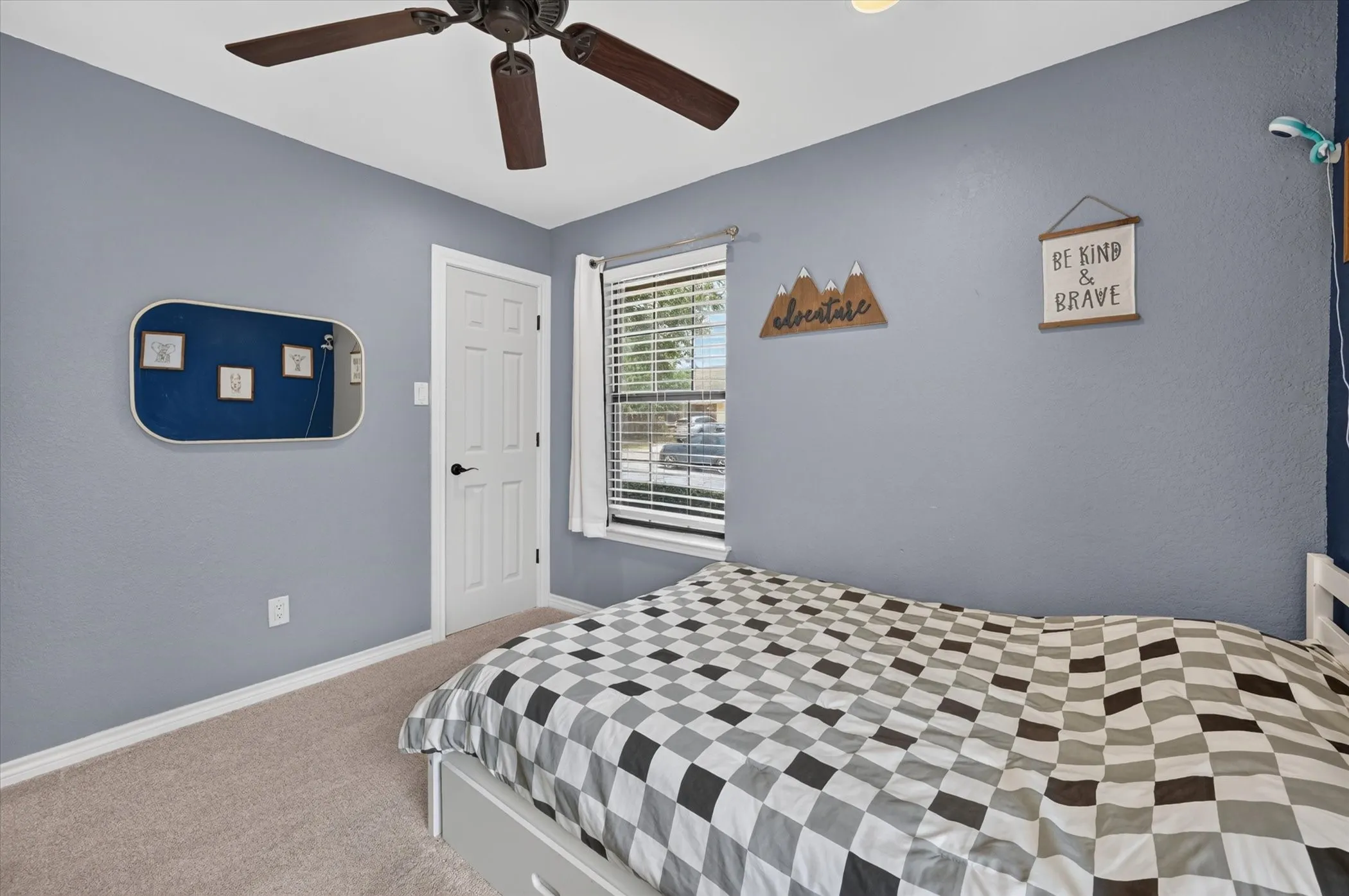 Single Family Residence For Sale in Tarrant County , 8233 Willis Lane, Watauga, Texas 76148, 3 Bedroom, 2 Bathroom, 2 Garage spaces, 1,461 Sqft, built in 1986, mls#21370486, Real Estate Agent in Watauga, Homes For Sale in Tarrant county, Homes For Sale in Watauga, Realtor in Watauga Texas, Real Estate Brokerage Independent Realty Texas, Luminita Cordes Realtor
