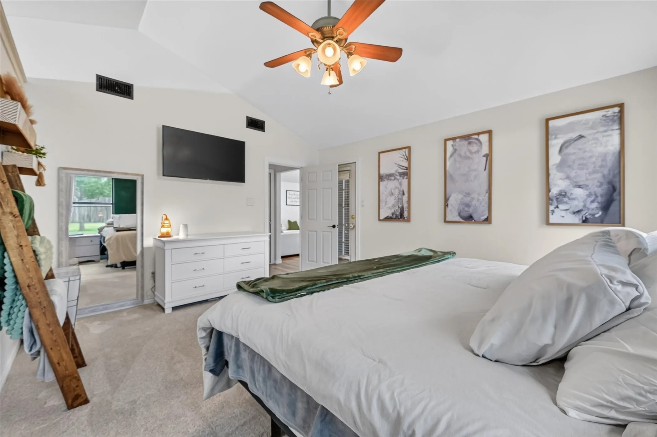 Single Family Residence For Sale in Tarrant County , 8233 Willis Lane, Watauga, Texas 76148, 3 Bedroom, 2 Bathroom, 2 Garage spaces, 1,461 Sqft, built in 1986, mls#21370486, Real Estate Agent in Watauga, Homes For Sale in Tarrant county, Homes For Sale in Watauga, Realtor in Watauga Texas, Real Estate Brokerage Independent Realty Texas, Luminita Cordes Realtor