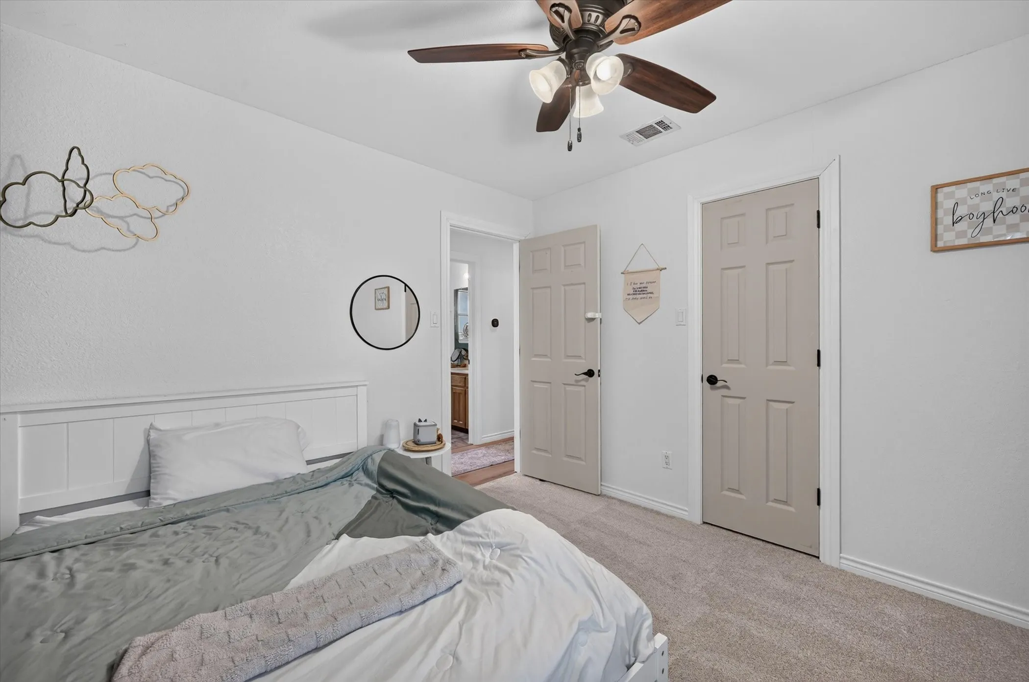 Single Family Residence For Sale in Tarrant County , 8233 Willis Lane, Watauga, Texas 76148, 3 Bedroom, 2 Bathroom, 2 Garage spaces, 1,461 Sqft, built in 1986, mls#21370486, Real Estate Agent in Watauga, Homes For Sale in Tarrant county, Homes For Sale in Watauga, Realtor in Watauga Texas, Real Estate Brokerage Independent Realty Texas, Luminita Cordes Realtor