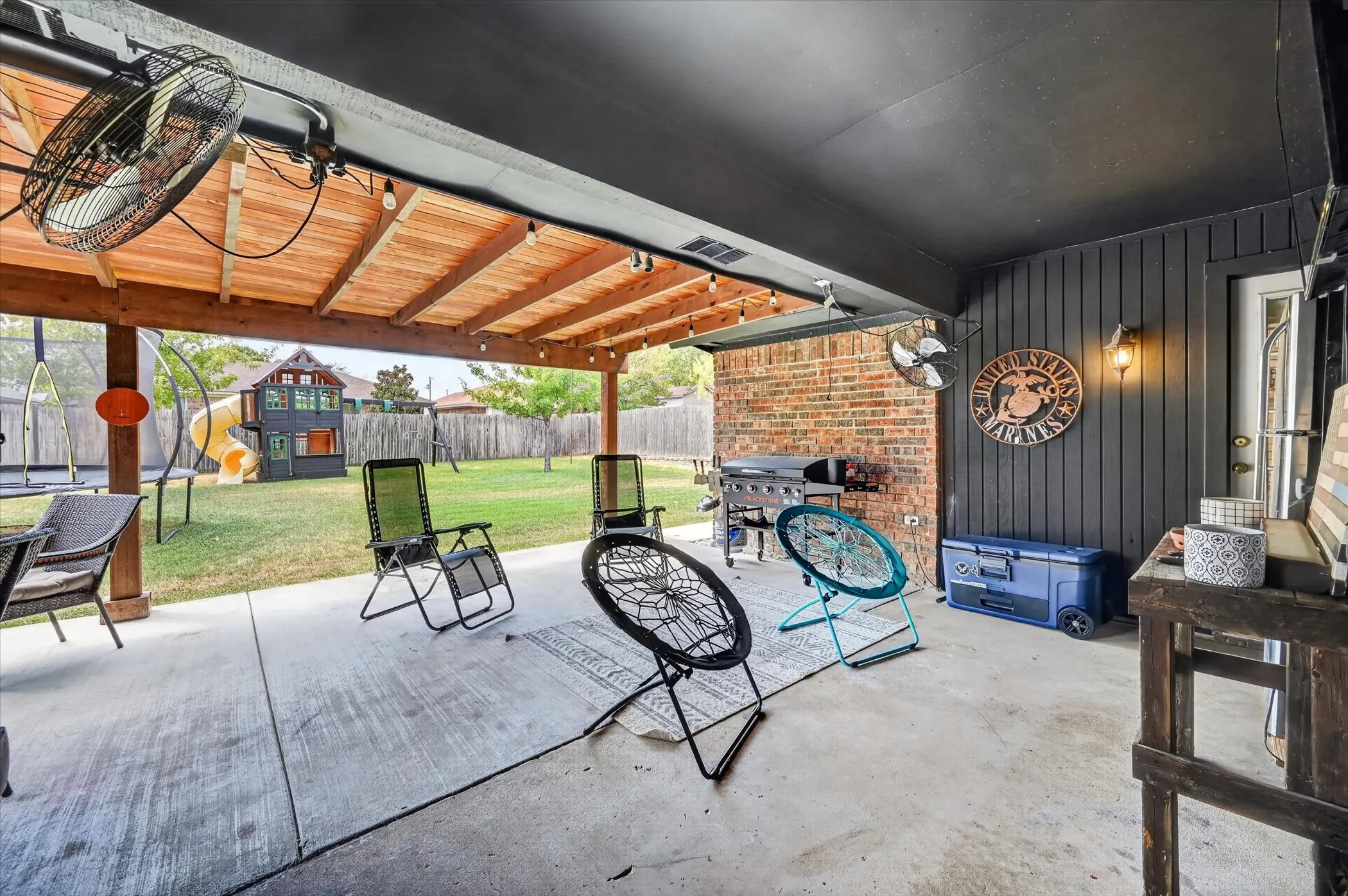 Single Family Residence For Sale in Tarrant County , 8233 Willis Lane, Watauga, Texas 76148, 3 Bedroom, 2 Bathroom, 2 Garage spaces, 1,461 Sqft, built in 1986, mls#21370486, Real Estate Agent in Watauga, Homes For Sale in Tarrant county, Homes For Sale in Watauga, Realtor in Watauga Texas, Real Estate Brokerage Independent Realty Texas, Luminita Cordes Realtor