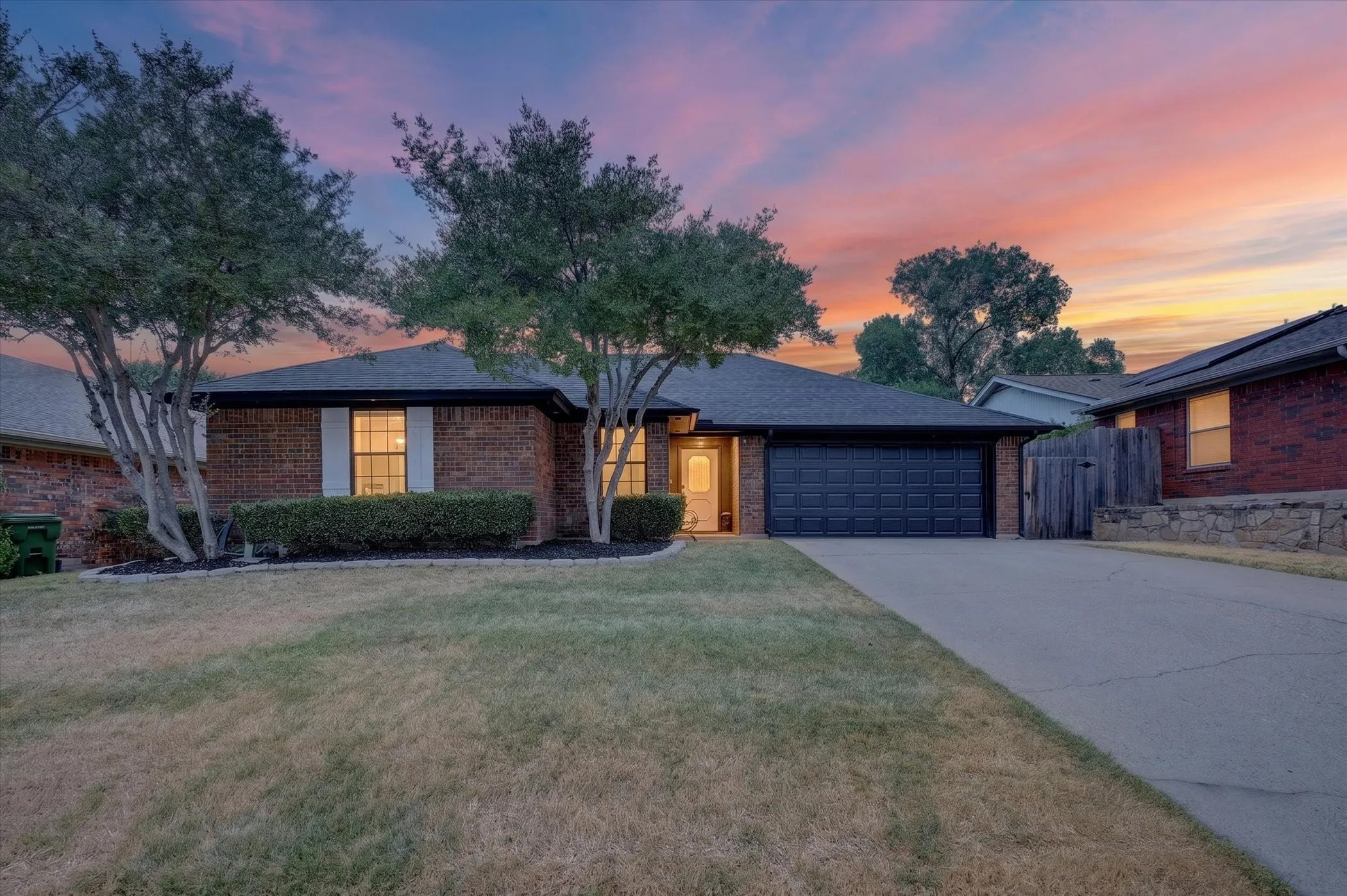 Single Family Residence For Sale in Tarrant County , 8233 Willis Lane, Watauga, Texas 76148, 3 Bedroom, 2 Bathroom, 2 Garage spaces, 1,461 Sqft, built in 1986, mls#21370486, Real Estate Agent in Watauga, Homes For Sale in Tarrant county, Homes For Sale in Watauga, Realtor in Watauga Texas, Real Estate Brokerage Independent Realty Texas, Luminita Cordes Realtor