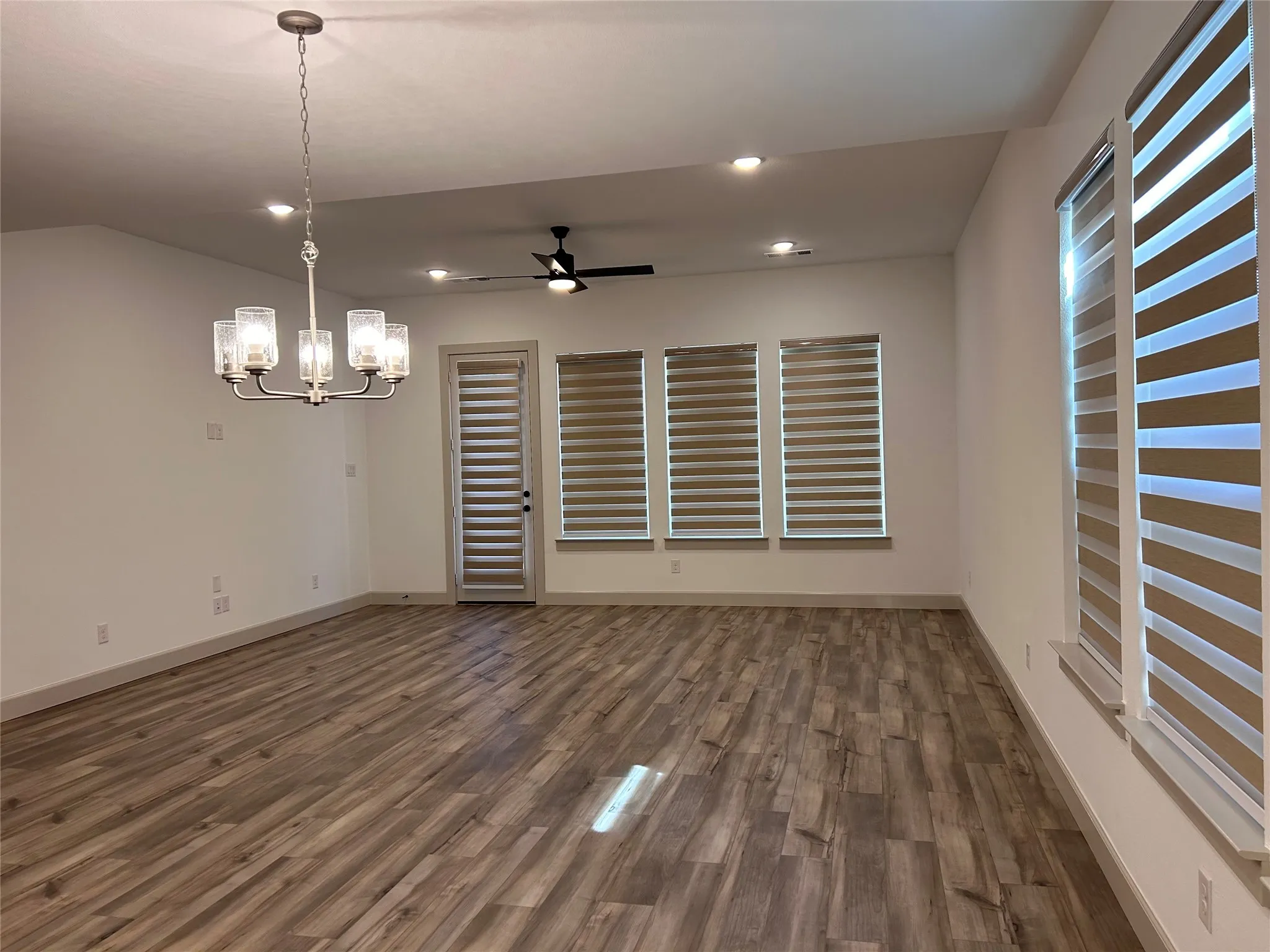 Single Family Residence For Rent in Collin County , 2712 Rolling Meadow Road, Celina, Texas 75009, 4 Bedroom, 4 Bathroom, 2 Garage spaces, 3,282 Sqft, built in 2023, mls#21371560, Real Estate Agent in Celina, Homes For Rent in Collin county, Homes For Rent in Celina, Realtor in Celina Texas, Real Estate Brokerage Independent Realty Texas, Luminita Cordes Realtor