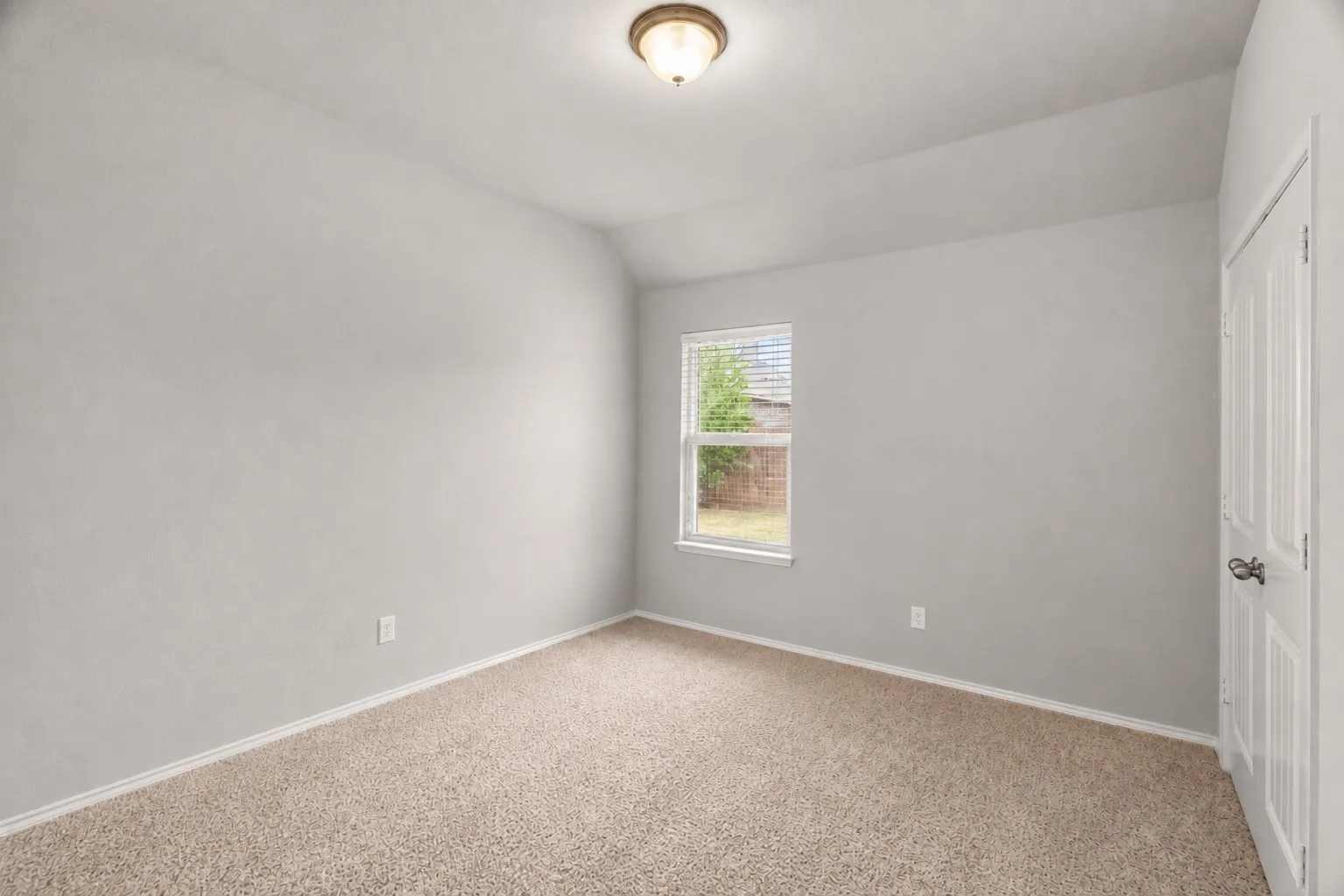 Single Family Residence For Sale in Tarrant County , 4741 Meadow Green Trail, Fort Worth, Texas 76244, 3 Bedroom, 2 Bathroom, 2 Garage spaces, 2,018 Sqft, built in 2016, mls#21371561, Real Estate Agent in Fort Worth, Homes For Sale in Tarrant county, Homes For Sale in Fort Worth, Realtor in Fort Worth Texas, Real Estate Brokerage Independent Realty Texas, Luminita Cordes Realtor