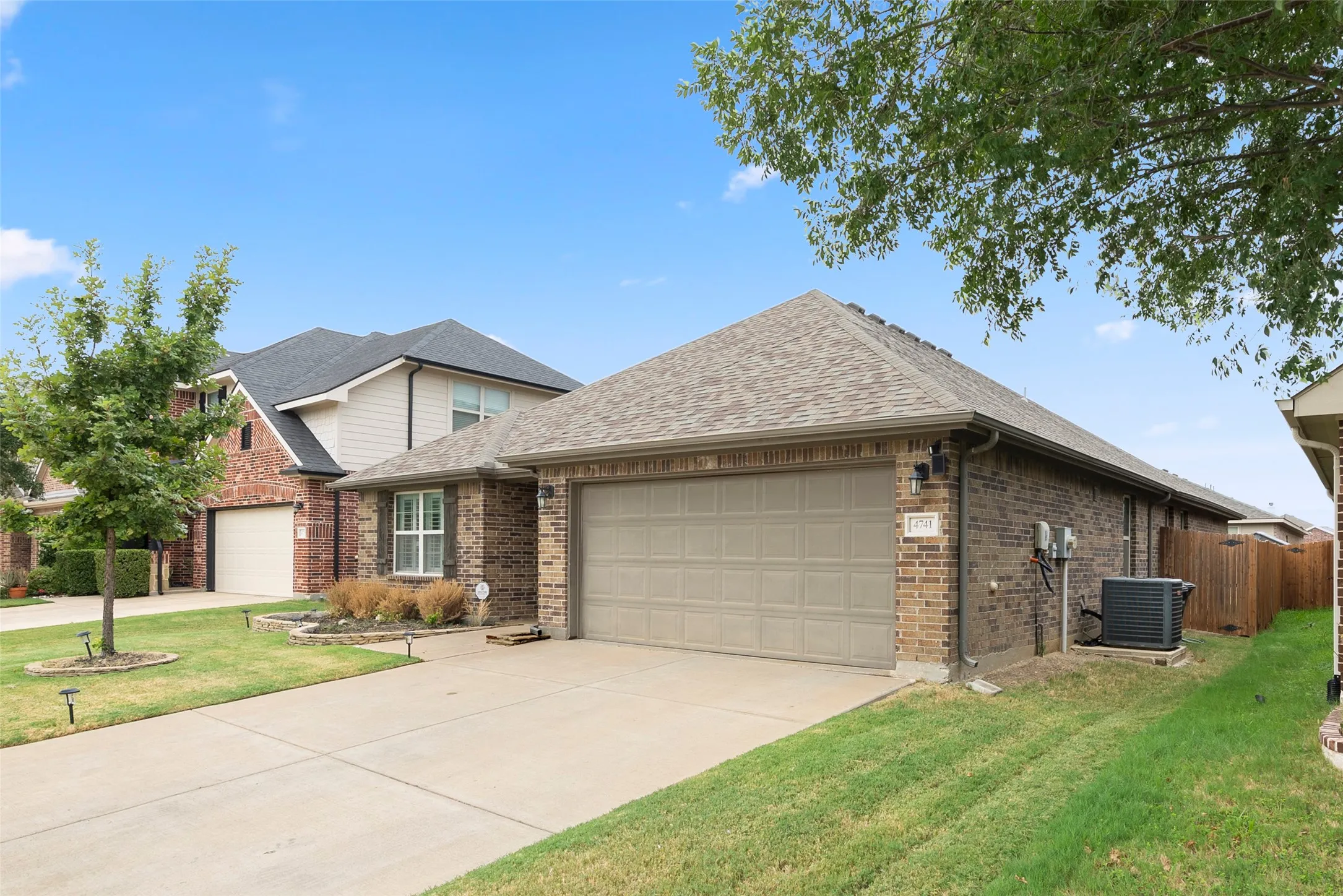 Single Family Residence For Sale in Tarrant County , 4741 Meadow Green Trail, Fort Worth, Texas 76244, 3 Bedroom, 2 Bathroom, 2 Garage spaces, 2,018 Sqft, built in 2016, mls#21371561, Real Estate Agent in Fort Worth, Homes For Sale in Tarrant county, Homes For Sale in Fort Worth, Realtor in Fort Worth Texas, Real Estate Brokerage Independent Realty Texas, Luminita Cordes Realtor