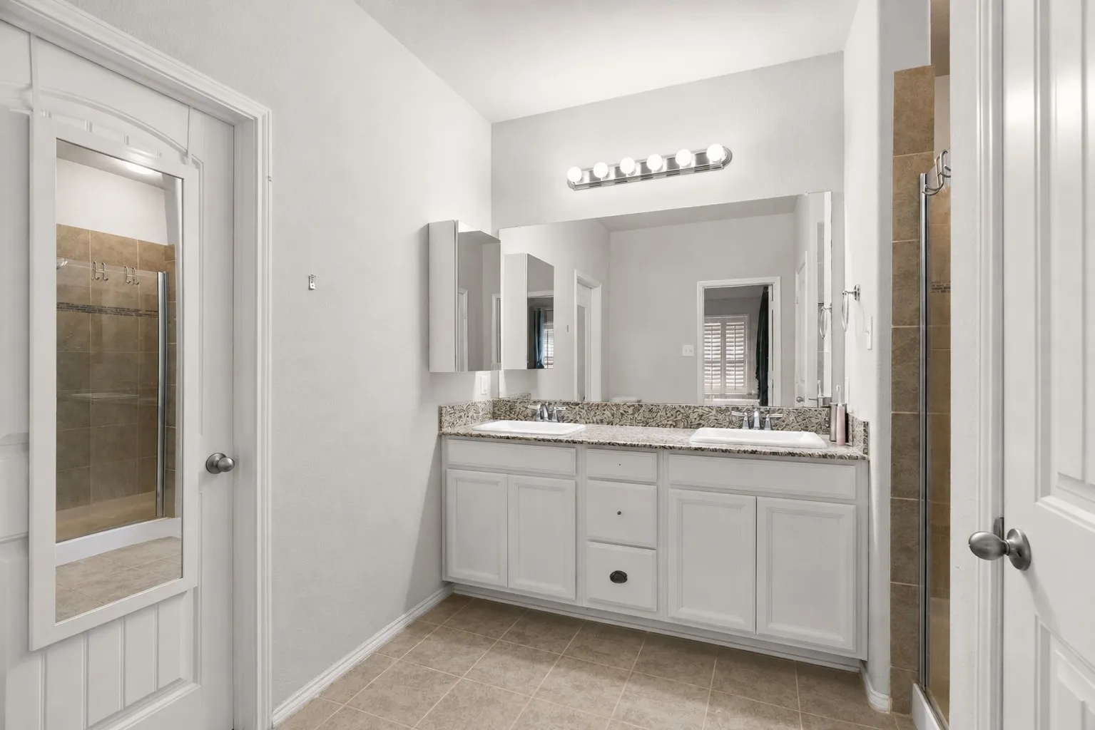 Single Family Residence For Sale in Tarrant County , 4741 Meadow Green Trail, Fort Worth, Texas 76244, 3 Bedroom, 2 Bathroom, 2 Garage spaces, 2,018 Sqft, built in 2016, mls#21371561, Real Estate Agent in Fort Worth, Homes For Sale in Tarrant county, Homes For Sale in Fort Worth, Realtor in Fort Worth Texas, Real Estate Brokerage Independent Realty Texas, Luminita Cordes Realtor