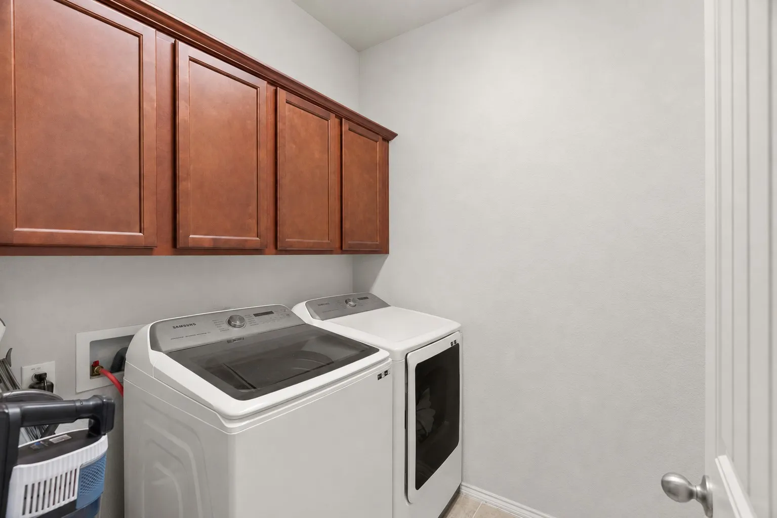Single Family Residence For Sale in Tarrant County , 4741 Meadow Green Trail, Fort Worth, Texas 76244, 3 Bedroom, 2 Bathroom, 2 Garage spaces, 2,018 Sqft, built in 2016, mls#21371561, Real Estate Agent in Fort Worth, Homes For Sale in Tarrant county, Homes For Sale in Fort Worth, Realtor in Fort Worth Texas, Real Estate Brokerage Independent Realty Texas, Luminita Cordes Realtor