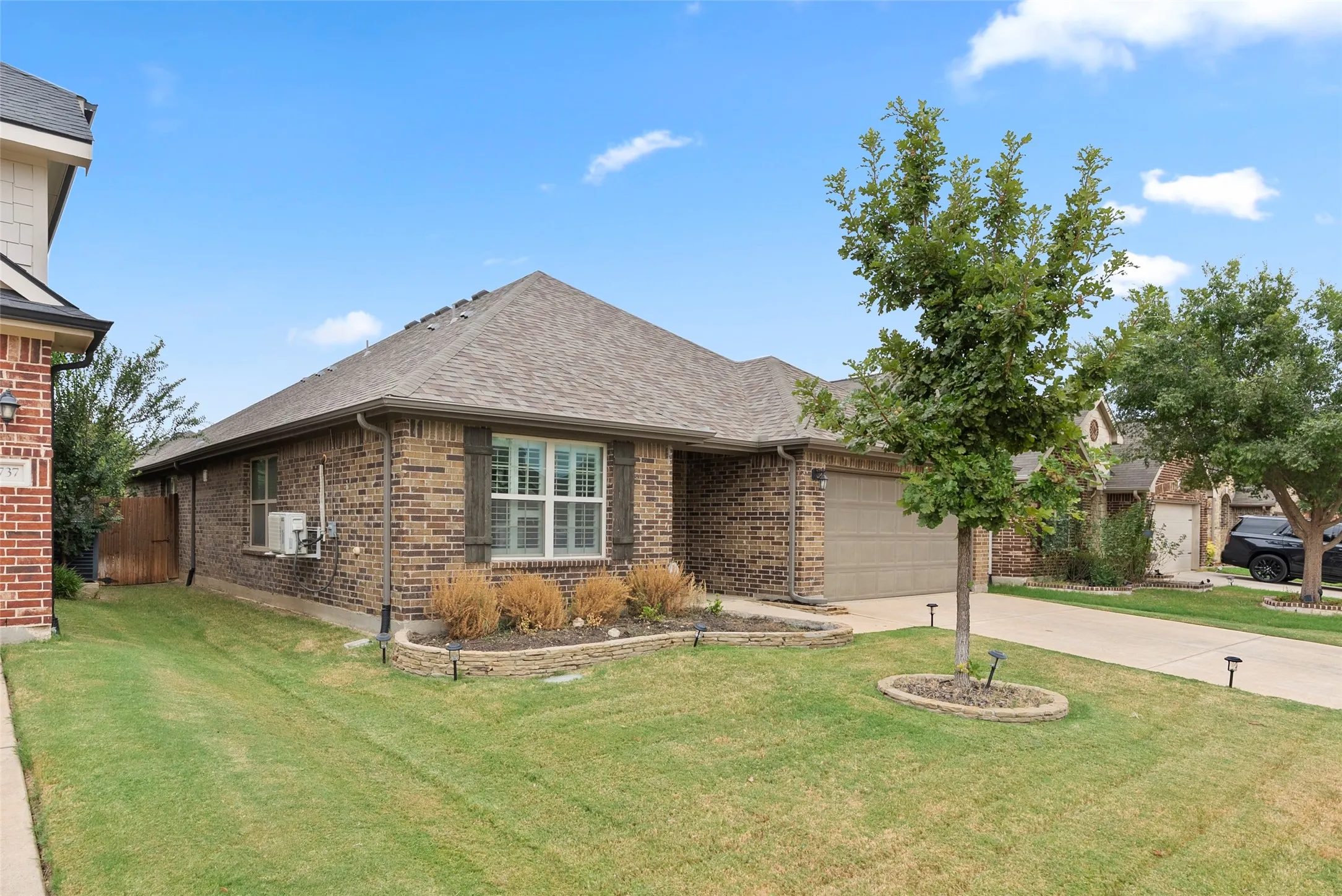 Single Family Residence For Sale in Tarrant County , 4741 Meadow Green Trail, Fort Worth, Texas 76244, 3 Bedroom, 2 Bathroom, 2 Garage spaces, 2,018 Sqft, built in 2016, mls#21371561, Real Estate Agent in Fort Worth, Homes For Sale in Tarrant county, Homes For Sale in Fort Worth, Realtor in Fort Worth Texas, Real Estate Brokerage Independent Realty Texas, Luminita Cordes Realtor