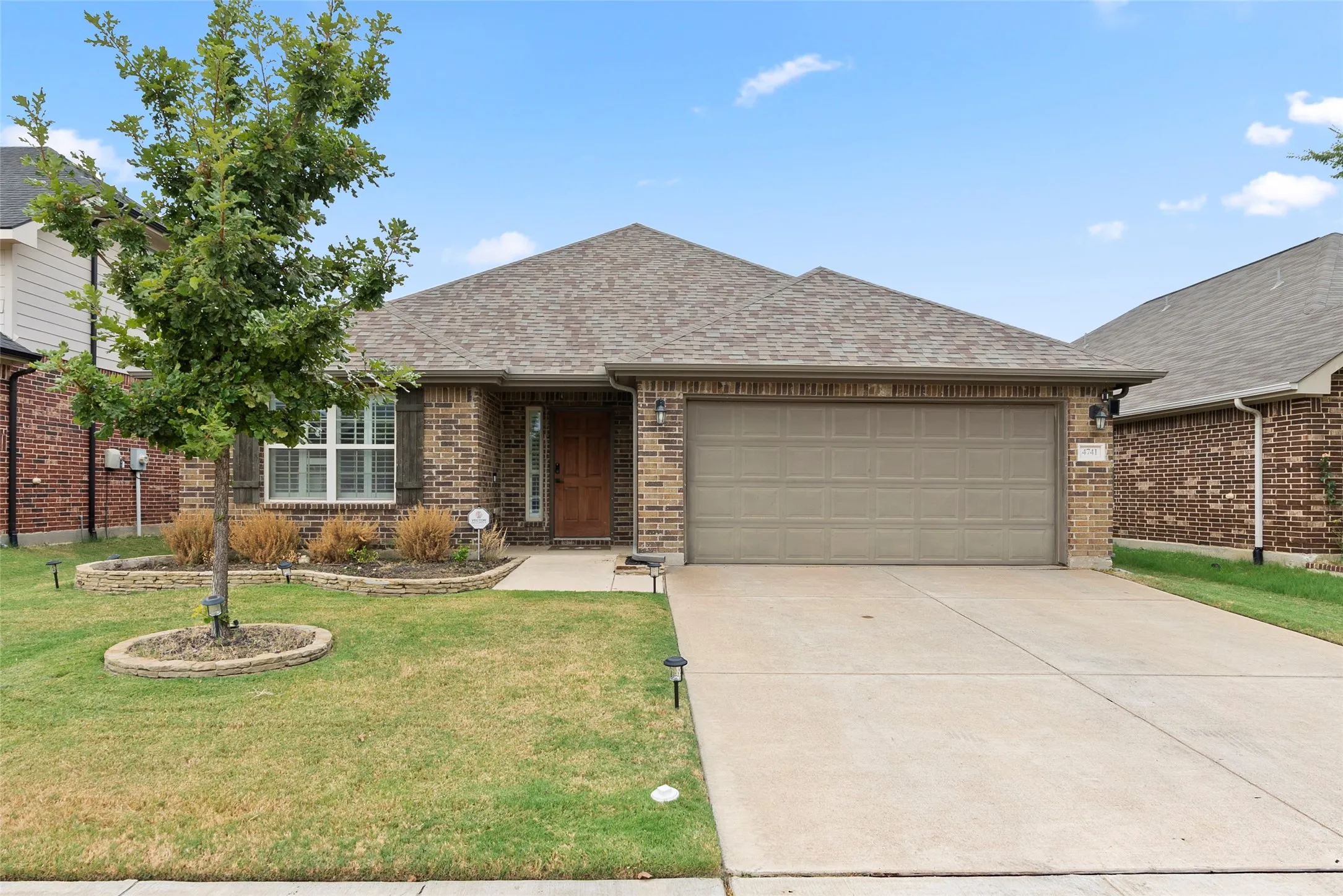 Single Family Residence For Sale in Tarrant County , 4741 Meadow Green Trail, Fort Worth, Texas 76244, 3 Bedroom, 2 Bathroom, 2 Garage spaces, 2,018 Sqft, built in 2016, mls#21371561, Real Estate Agent in Fort Worth, Homes For Sale in Tarrant county, Homes For Sale in Fort Worth, Realtor in Fort Worth Texas, Real Estate Brokerage Independent Realty Texas, Luminita Cordes Realtor