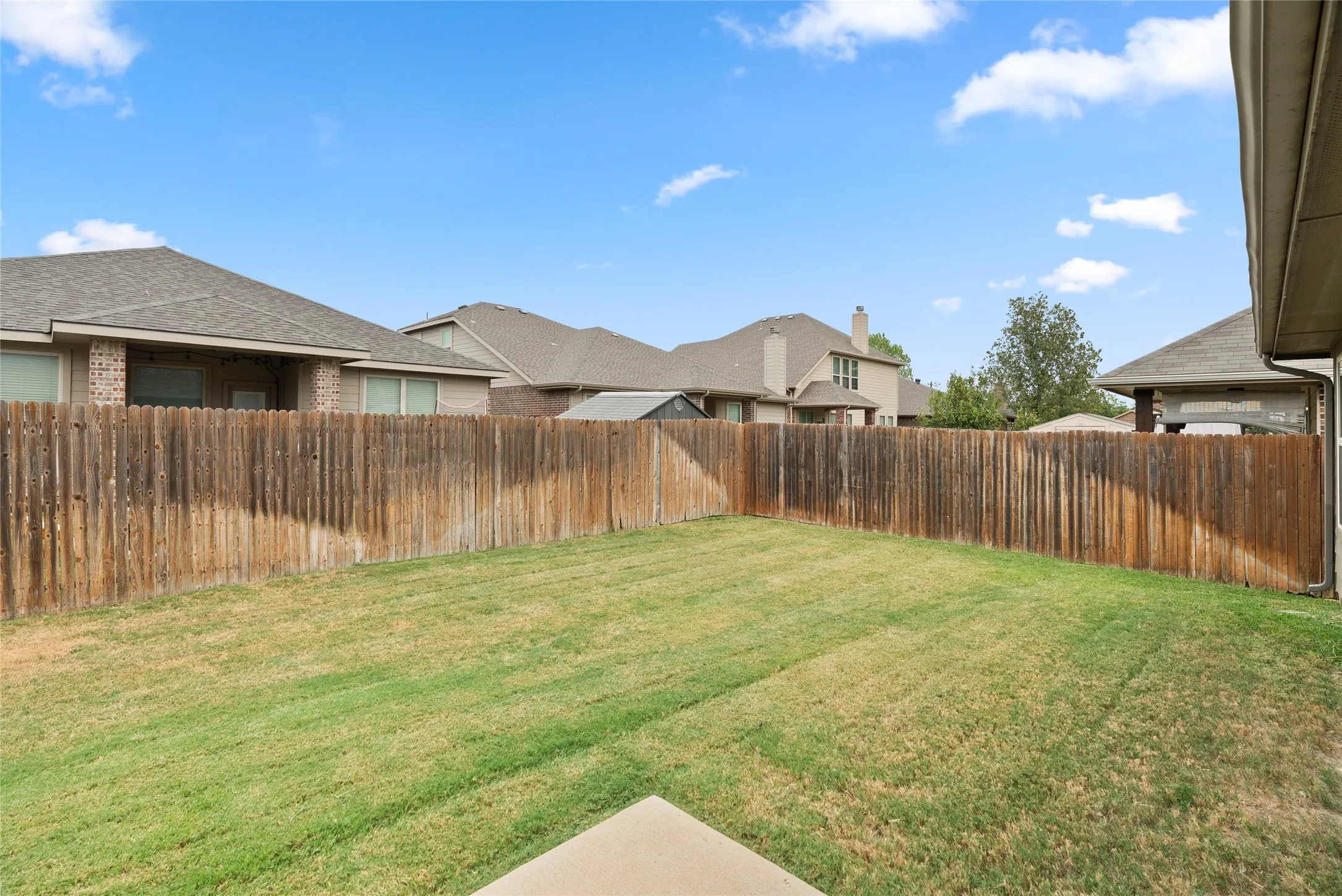 Single Family Residence For Sale in Tarrant County , 4741 Meadow Green Trail, Fort Worth, Texas 76244, 3 Bedroom, 2 Bathroom, 2 Garage spaces, 2,018 Sqft, built in 2016, mls#21371561, Real Estate Agent in Fort Worth, Homes For Sale in Tarrant county, Homes For Sale in Fort Worth, Realtor in Fort Worth Texas, Real Estate Brokerage Independent Realty Texas, Luminita Cordes Realtor