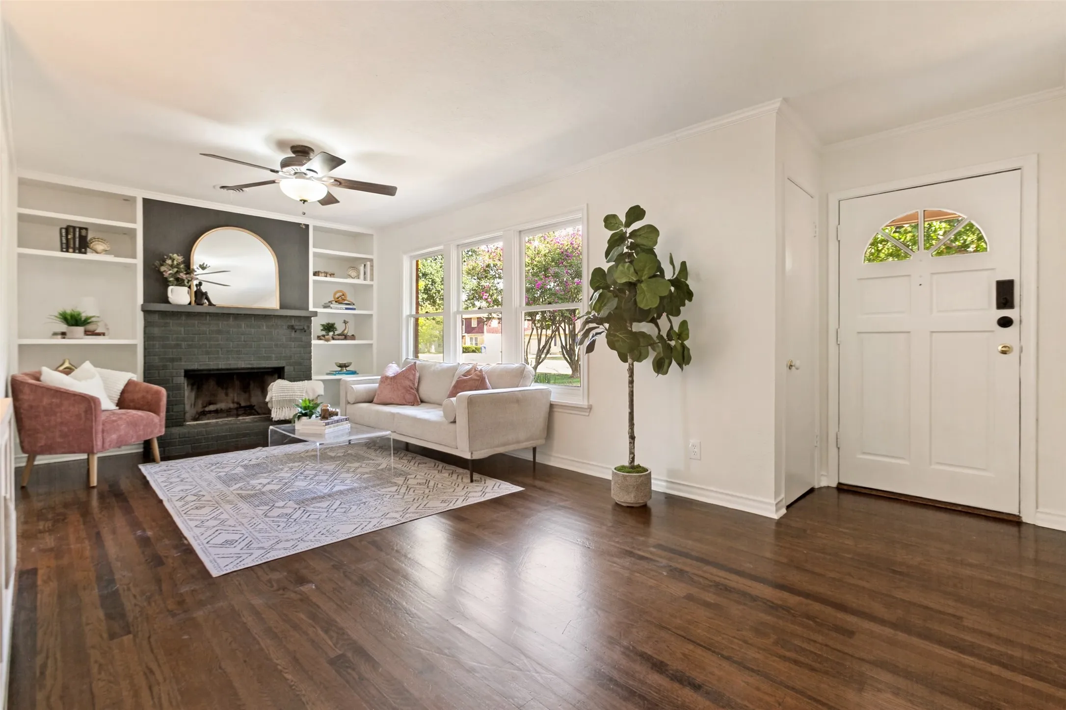 Single Family Residence For Sale in Dallas County , 625 Ridgedale Drive, Richardson, Texas 75080, 3 Bedroom, 2 Bathroom, 1 Garage spaces, 1,246 Sqft, built in 1955, mls#21364314, Real Estate Agent in Richardson, Homes For Sale in Dallas county, Homes For Sale in Richardson, Realtor in Richardson Texas, Real Estate Brokerage Independent Realty Texas, Luminita Cordes Realtor