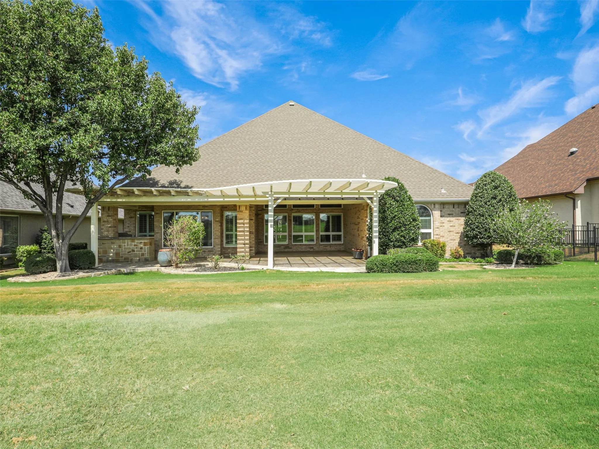 Single Family Residence For Sale in Denton County , 9813 Cypress Street, Denton, Texas 76207, 2 Bedroom, 2 Bathroom, 3 Garage spaces, 2,499 Sqft, built in 2008, mls#21370440, Real Estate Agent in Denton, Homes For Sale in Denton county, Homes For Sale in Denton, Realtor in Denton Texas, Real Estate Brokerage Independent Realty Texas, Luminita Cordes Realtor