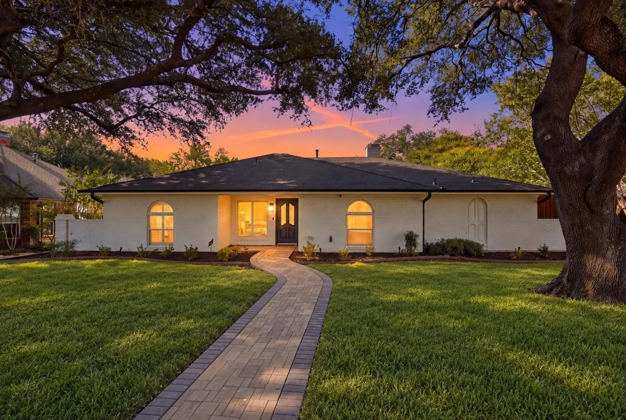 Single Family Residence For Sale in Collin County , 5931 Buffridge Trail, Dallas, Texas 75252, 4 Bedroom, 3 Bathroom, 2 Garage spaces, 2,510 Sqft, built in 1985, mls#21371073, Real Estate Agent in Dallas, Homes For Sale in Collin county, Homes For Sale in Dallas, Realtor in Dallas Texas, Real Estate Brokerage Independent Realty Texas, Luminita Cordes Realtor