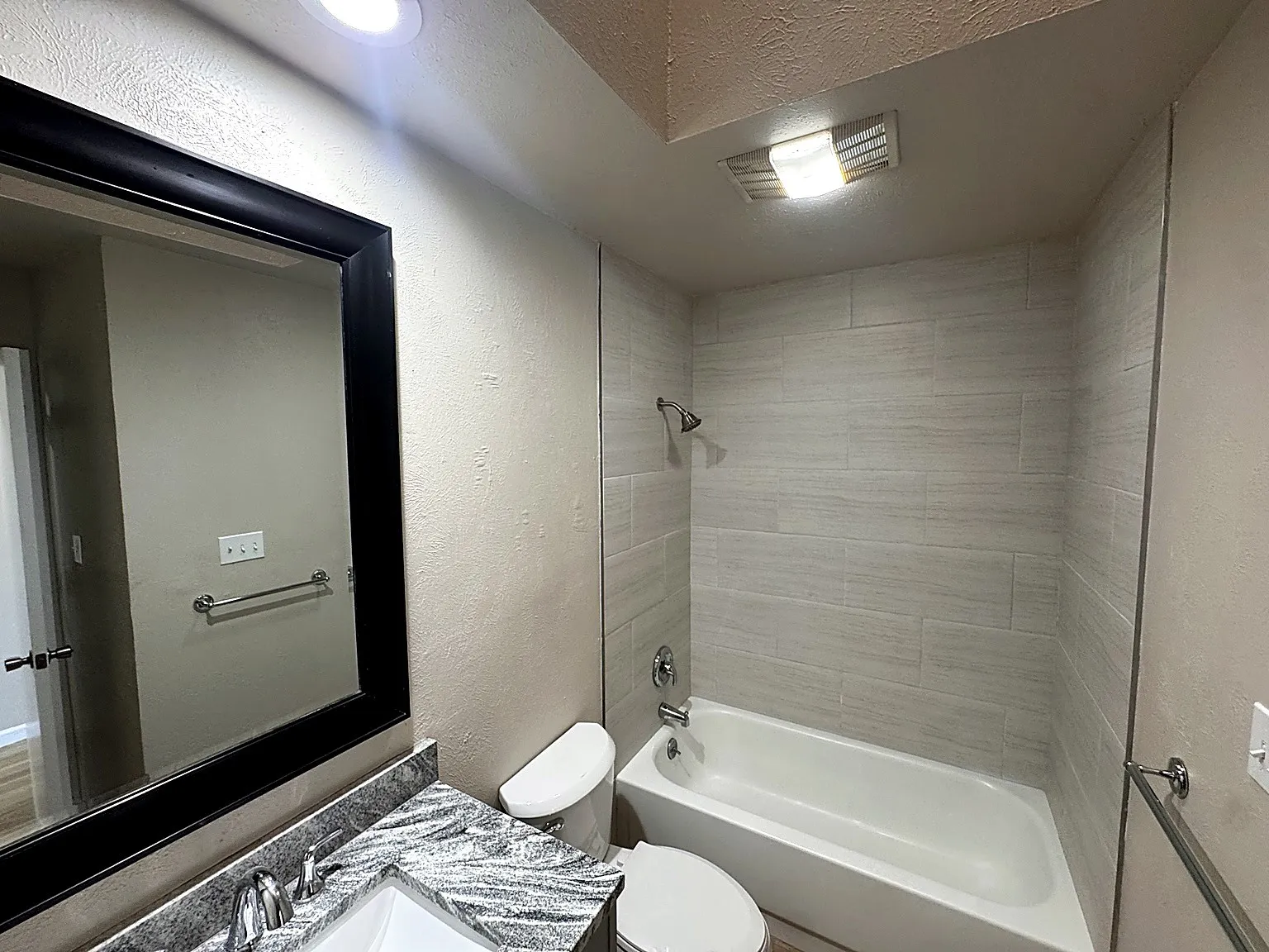 Duplex For Rent in Dallas County , 3040 Airhaven Street, Dallas, Texas 75229, 2 Bedroom, 2 Bathroom, 2 Garage spaces, 1,176 Sqft, built in 1981, mls#21343257, Real Estate Agent in Dallas, Homes For Rent in Dallas county, Homes For Rent in Dallas, Realtor in Dallas Texas, Real Estate Brokerage Independent Realty Texas, Luminita Cordes Realtor