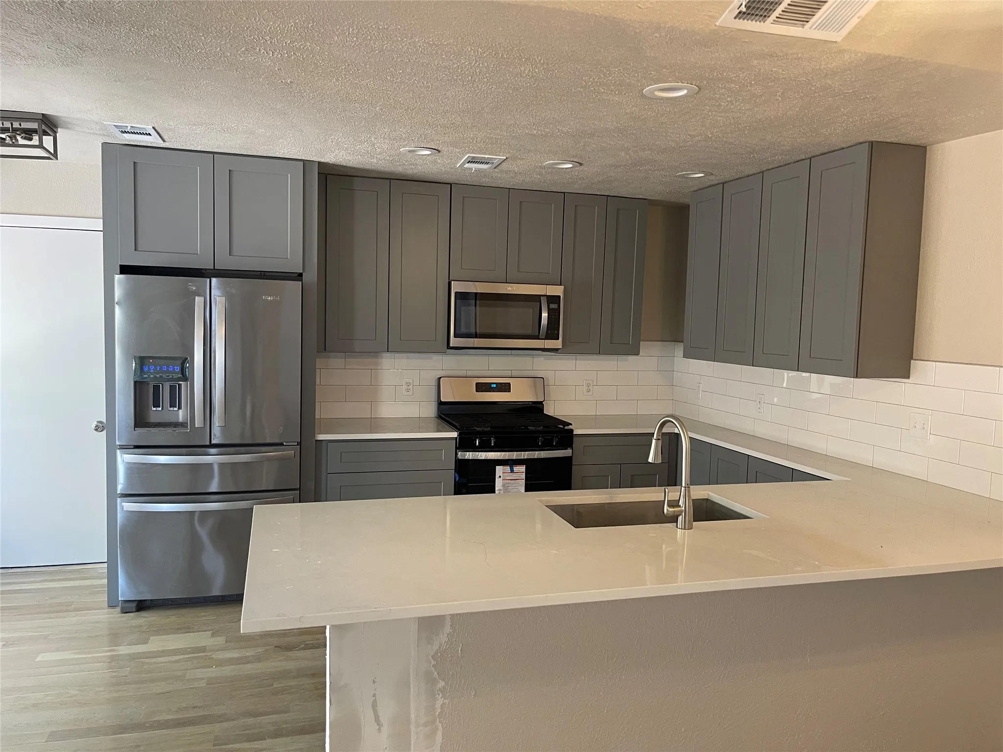 Duplex For Rent in Dallas County , 3040 Airhaven Street, Dallas, Texas 75229, 2 Bedroom, 2 Bathroom, 2 Garage spaces, 1,176 Sqft, built in 1981, mls#21343257, Real Estate Agent in Dallas, Homes For Rent in Dallas county, Homes For Rent in Dallas, Realtor in Dallas Texas, Real Estate Brokerage Independent Realty Texas, Luminita Cordes Realtor