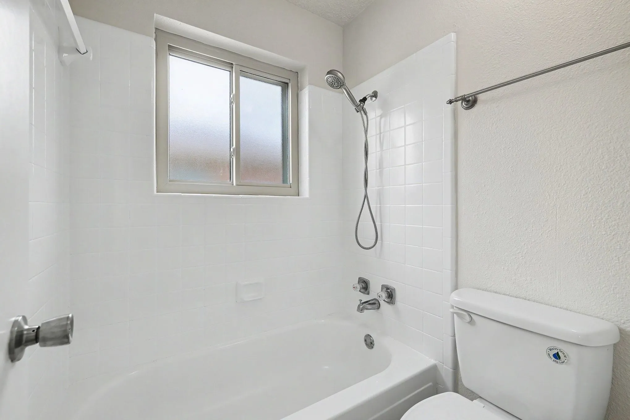 Townhouse For Sale in Tarrant County , 2926 Hilltop Drive, Euless, Texas 76039, 2 Bedroom, 2 Bathroom, Garage spaces, 1,240 Sqft, built in 1983, mls#21367713, Real Estate Agent in Euless, Homes For Sale in Tarrant county, Homes For Sale in Euless, Realtor in Euless Texas, Real Estate Brokerage Independent Realty Texas, Luminita Cordes Realtor