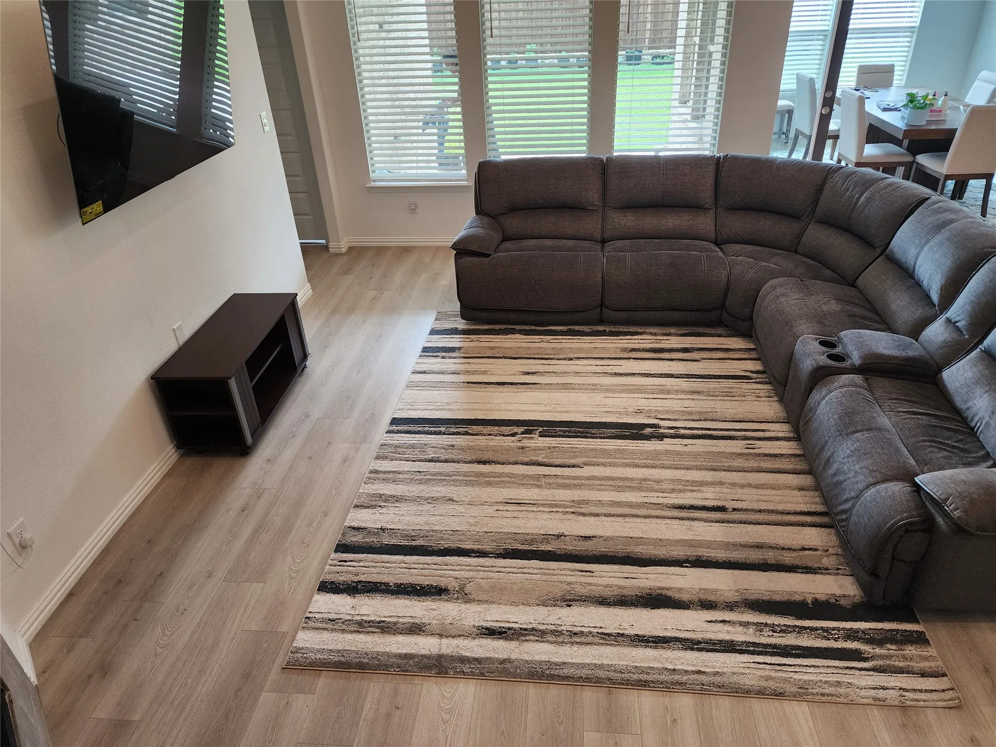 Single Family Residence For Rent in Collin County , 3903 hudson Street, Melissa, Texas 75454, 5 Bedroom, 4 Bathroom, 2 Garage spaces, 3,551 Sqft, built in 2022, mls#21371567, Real Estate Agent in Melissa, Homes For Rent in Collin county, Homes For Rent in Melissa, Realtor in Melissa Texas, Real Estate Brokerage Independent Realty Texas, Luminita Cordes Realtor