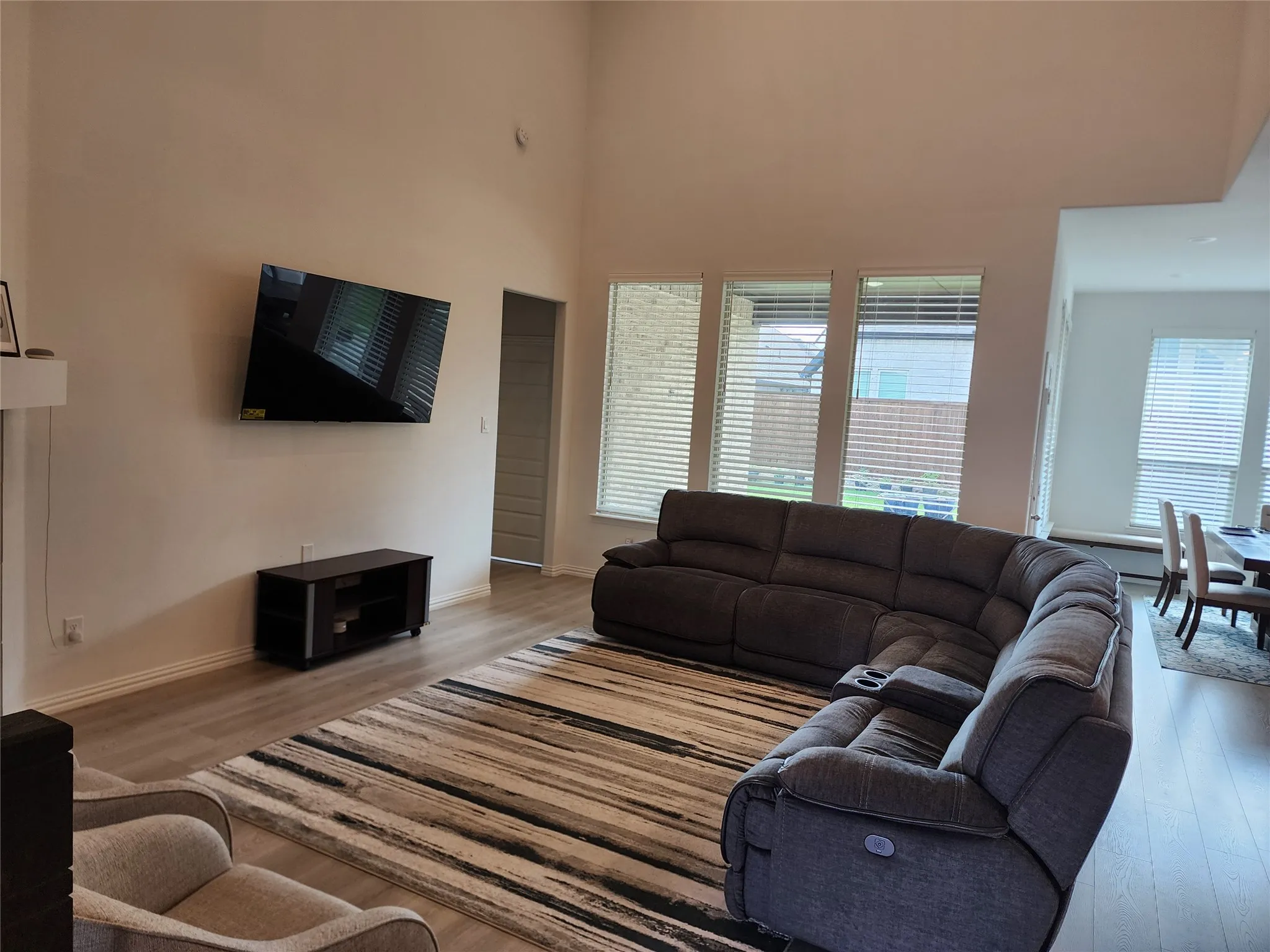 Single Family Residence For Rent in Collin County , 3903 hudson Street, Melissa, Texas 75454, 5 Bedroom, 4 Bathroom, 2 Garage spaces, 3,551 Sqft, built in 2022, mls#21371567, Real Estate Agent in Melissa, Homes For Rent in Collin county, Homes For Rent in Melissa, Realtor in Melissa Texas, Real Estate Brokerage Independent Realty Texas, Luminita Cordes Realtor
