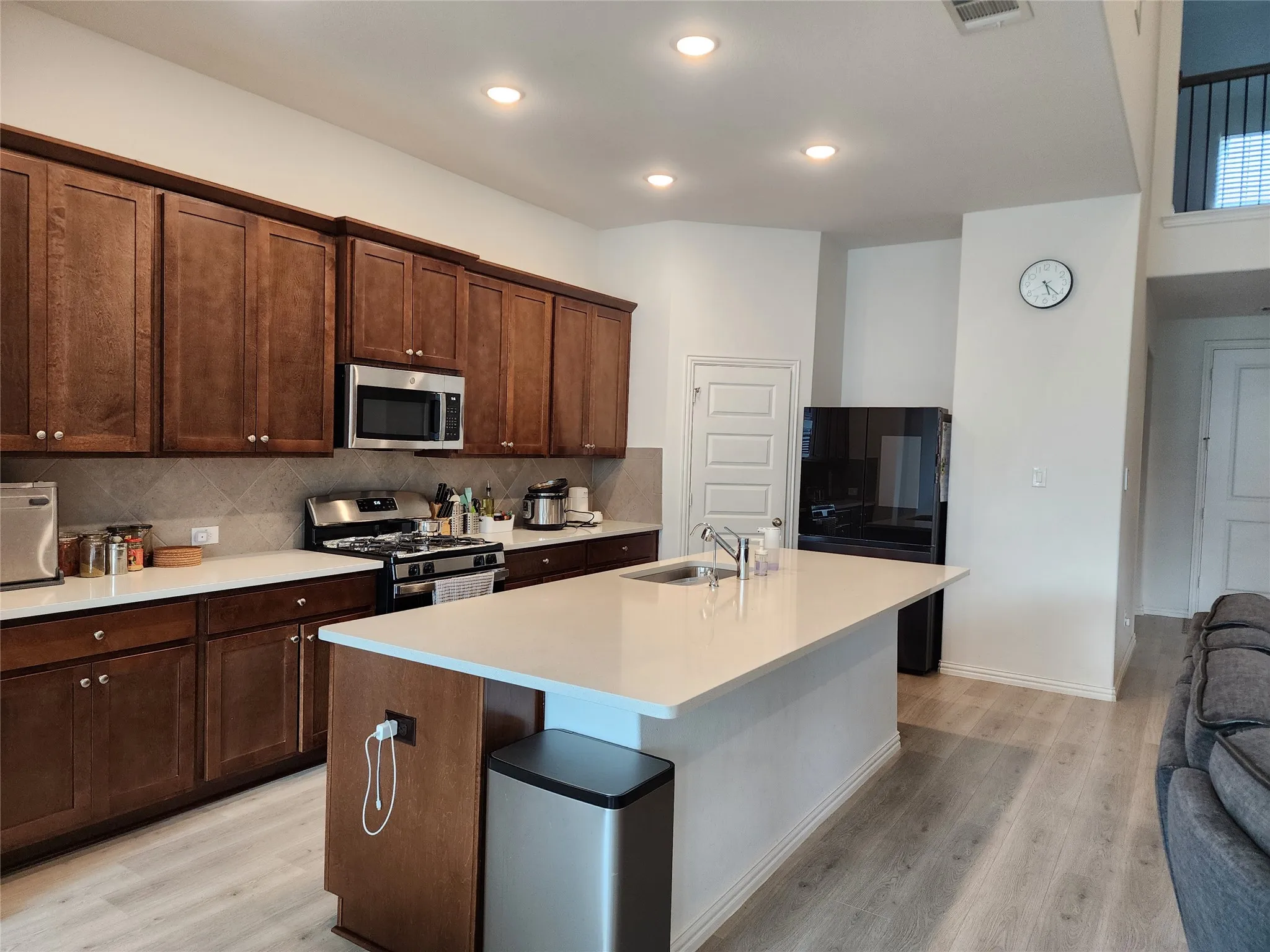 Single Family Residence For Rent in Collin County , 3903 hudson Street, Melissa, Texas 75454, 5 Bedroom, 4 Bathroom, 2 Garage spaces, 3,551 Sqft, built in 2022, mls#21371567, Real Estate Agent in Melissa, Homes For Rent in Collin county, Homes For Rent in Melissa, Realtor in Melissa Texas, Real Estate Brokerage Independent Realty Texas, Luminita Cordes Realtor