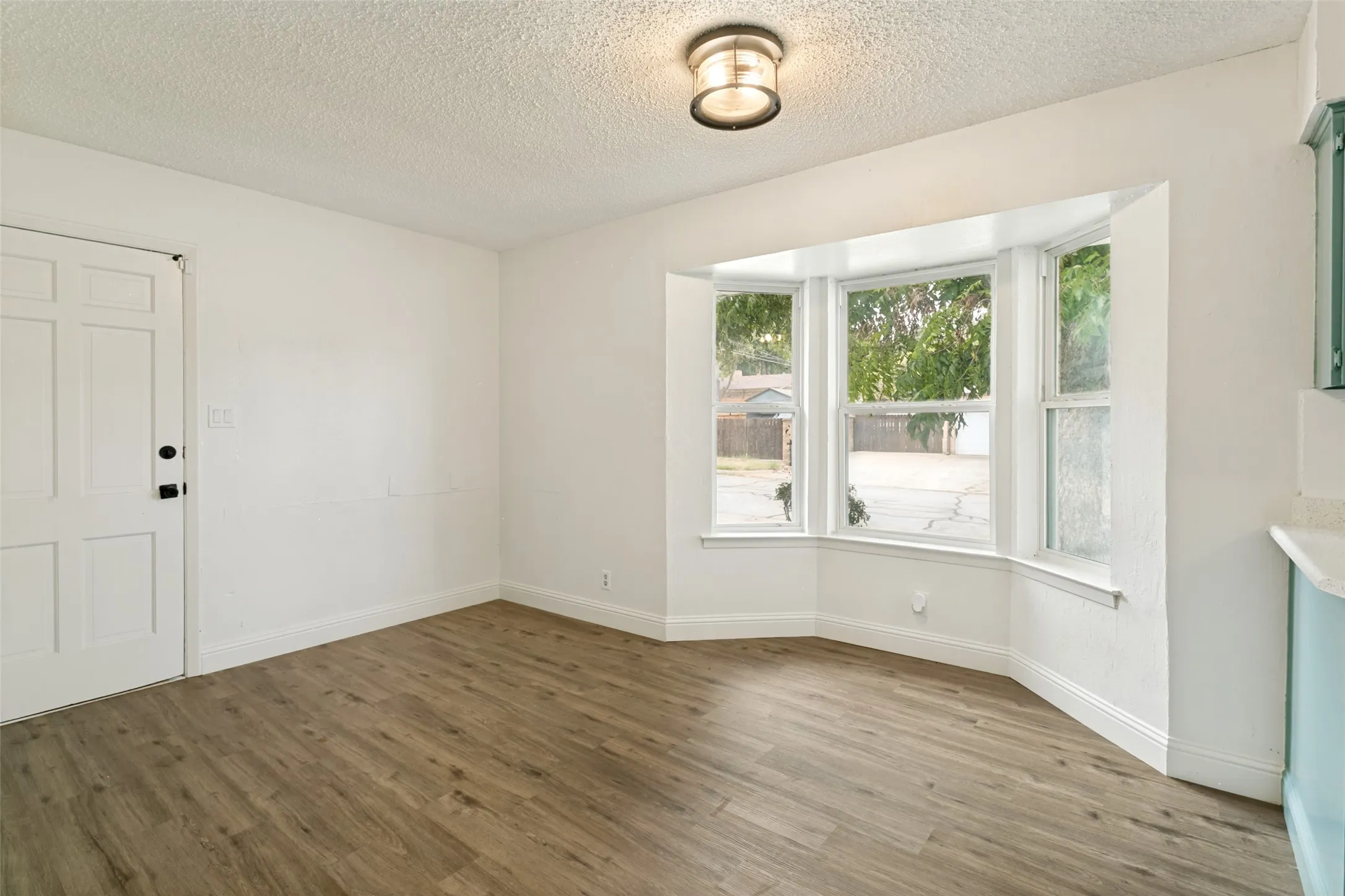Single Family Residence For Sale in Tarrant County , 7449 Monterrey Drive, Fort Worth, Texas 76112, 3 Bedroom, 2 Bathroom, 2 Garage spaces, 1,966 Sqft, built in 1966, mls#21371452, Real Estate Agent in Fort Worth, Homes For Sale in Tarrant county, Homes For Sale in Fort Worth, Realtor in Fort Worth Texas, Real Estate Brokerage Independent Realty Texas, Luminita Cordes Realtor