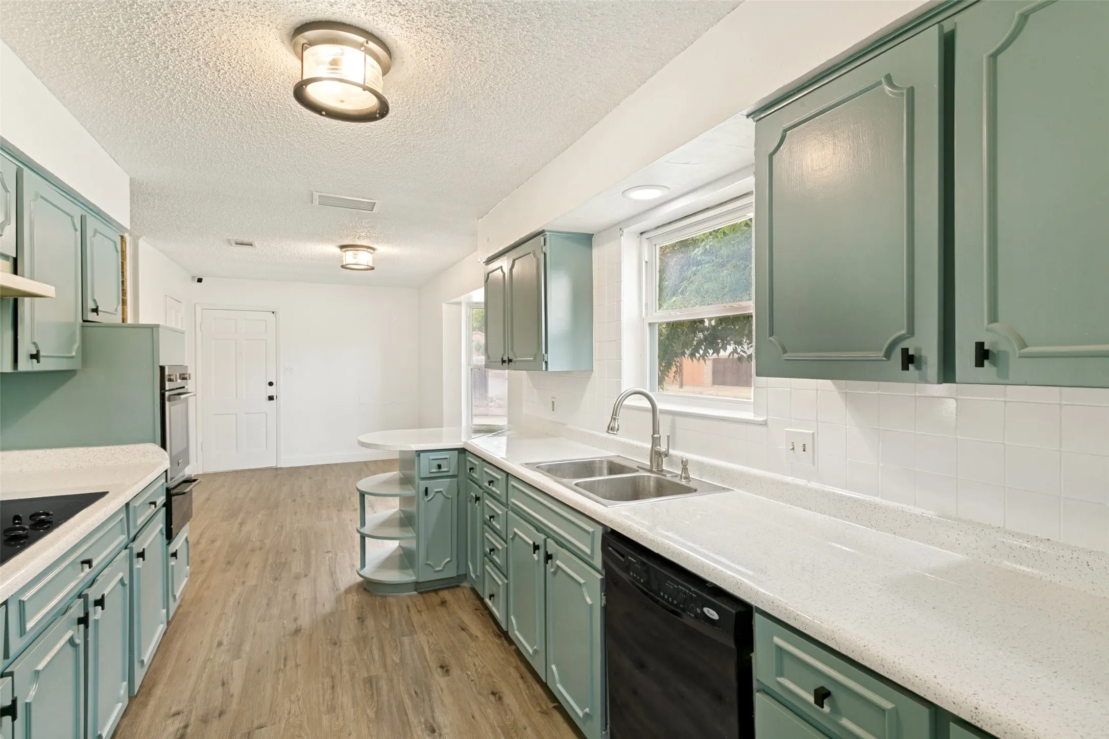 Single Family Residence For Sale in Tarrant County , 7449 Monterrey Drive, Fort Worth, Texas 76112, 3 Bedroom, 2 Bathroom, 2 Garage spaces, 1,966 Sqft, built in 1966, mls#21371452, Real Estate Agent in Fort Worth, Homes For Sale in Tarrant county, Homes For Sale in Fort Worth, Realtor in Fort Worth Texas, Real Estate Brokerage Independent Realty Texas, Luminita Cordes Realtor