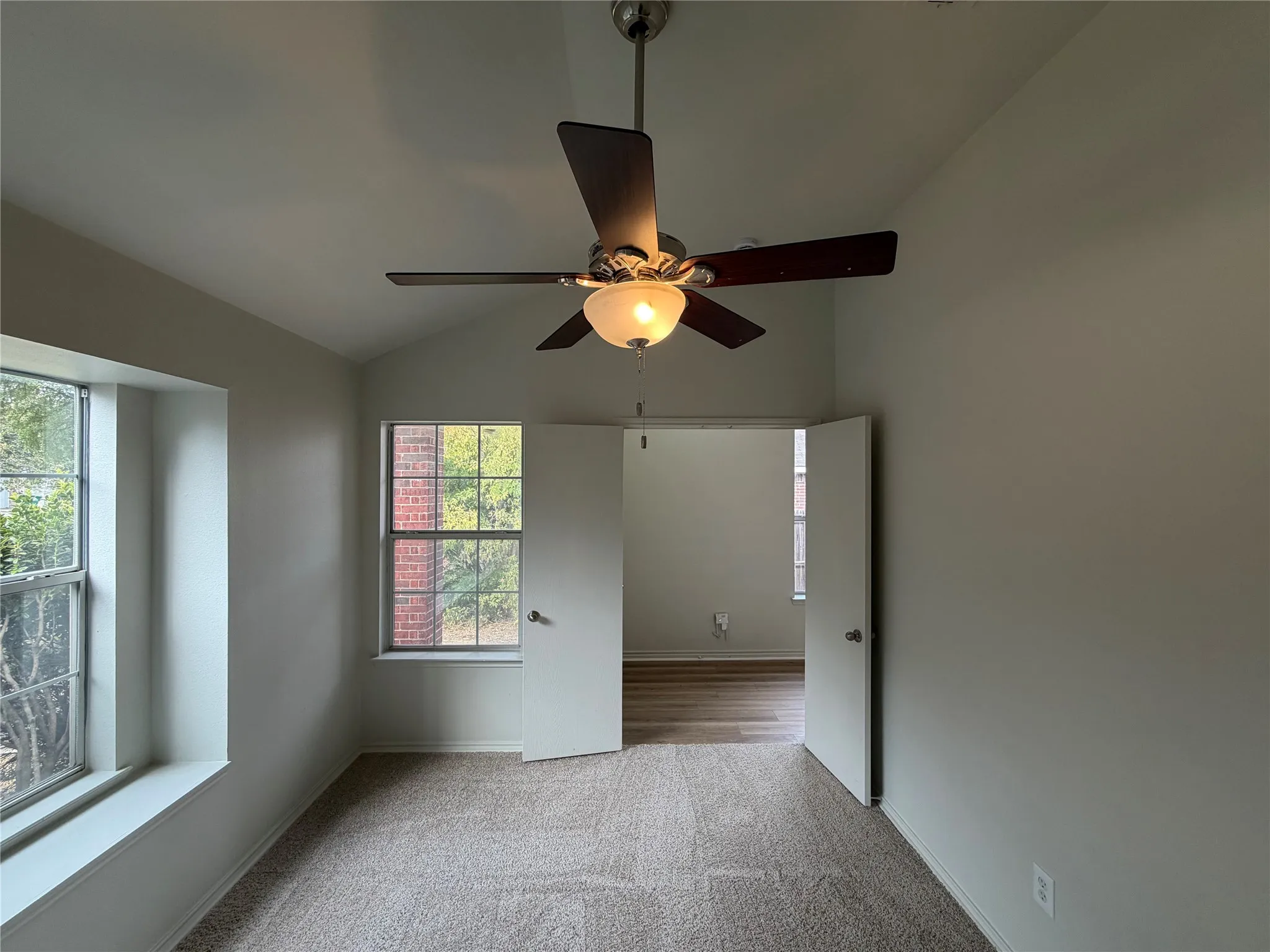 Single Family Residence For Sale in Denton County , 825 Dixon Lane, Denton, Texas 76207, 4 Bedroom, 2 Bathroom, 2 Garage spaces, 1,729 Sqft, built in 2001, mls#21371569, Real Estate Agent in Denton, Homes For Sale in Denton county, Homes For Sale in Denton, Realtor in Denton Texas, Real Estate Brokerage Independent Realty Texas, Luminita Cordes Realtor