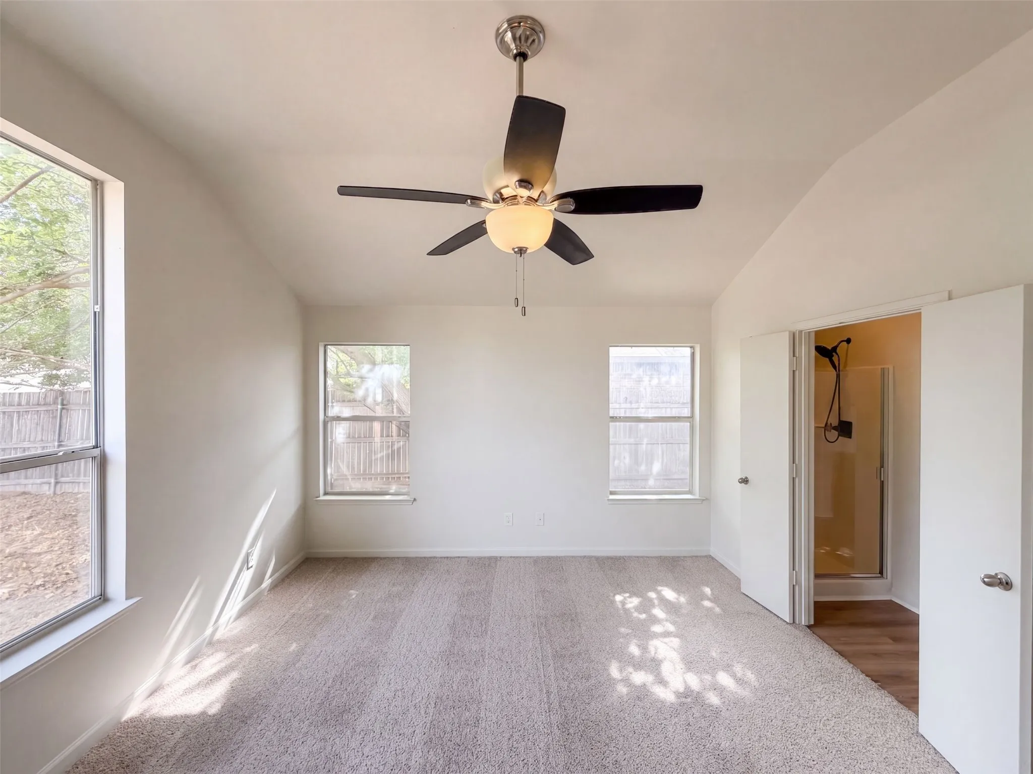 Single Family Residence For Sale in Denton County , 825 Dixon Lane, Denton, Texas 76207, 4 Bedroom, 2 Bathroom, 2 Garage spaces, 1,729 Sqft, built in 2001, mls#21371569, Real Estate Agent in Denton, Homes For Sale in Denton county, Homes For Sale in Denton, Realtor in Denton Texas, Real Estate Brokerage Independent Realty Texas, Luminita Cordes Realtor
