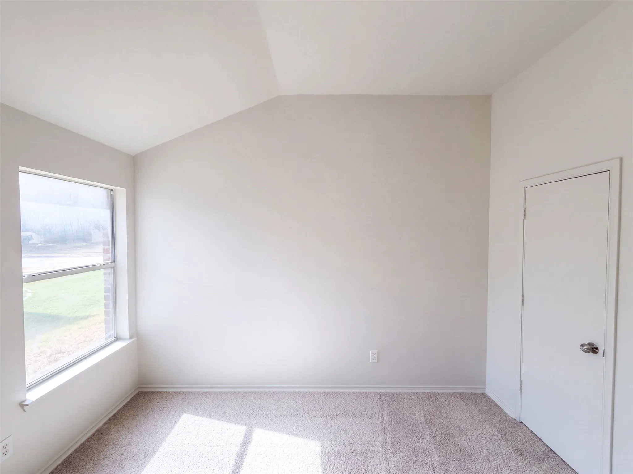 Single Family Residence For Sale in Denton County , 825 Dixon Lane, Denton, Texas 76207, 4 Bedroom, 2 Bathroom, 2 Garage spaces, 1,729 Sqft, built in 2001, mls#21371569, Real Estate Agent in Denton, Homes For Sale in Denton county, Homes For Sale in Denton, Realtor in Denton Texas, Real Estate Brokerage Independent Realty Texas, Luminita Cordes Realtor